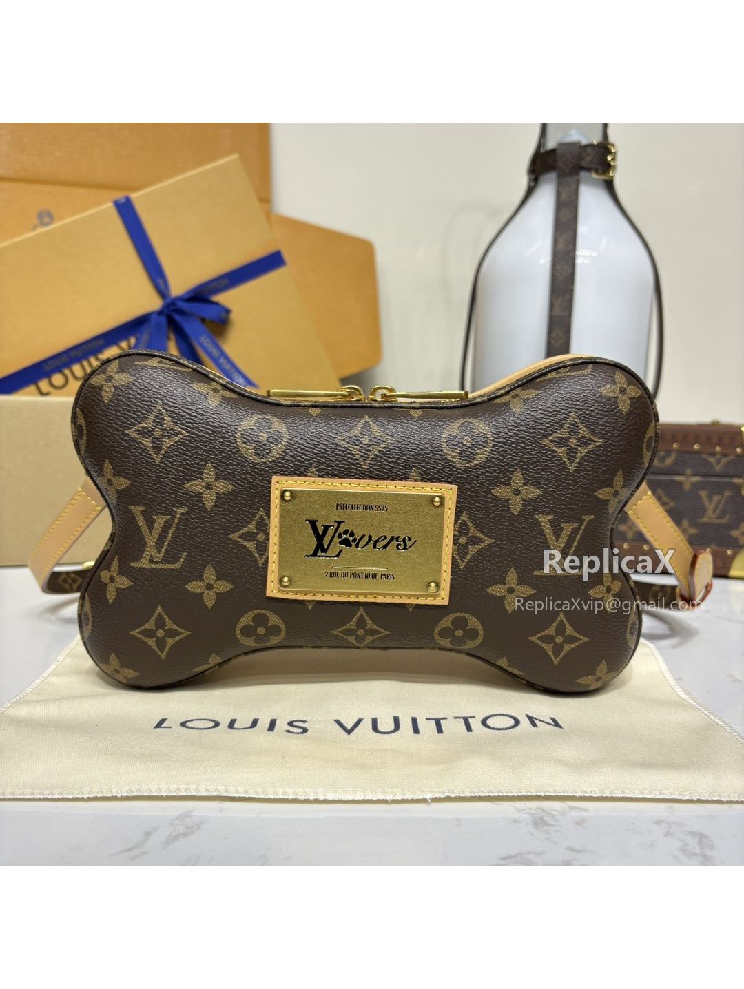 Louis Vuitton VLM M12615 in dark brown monogram canvas