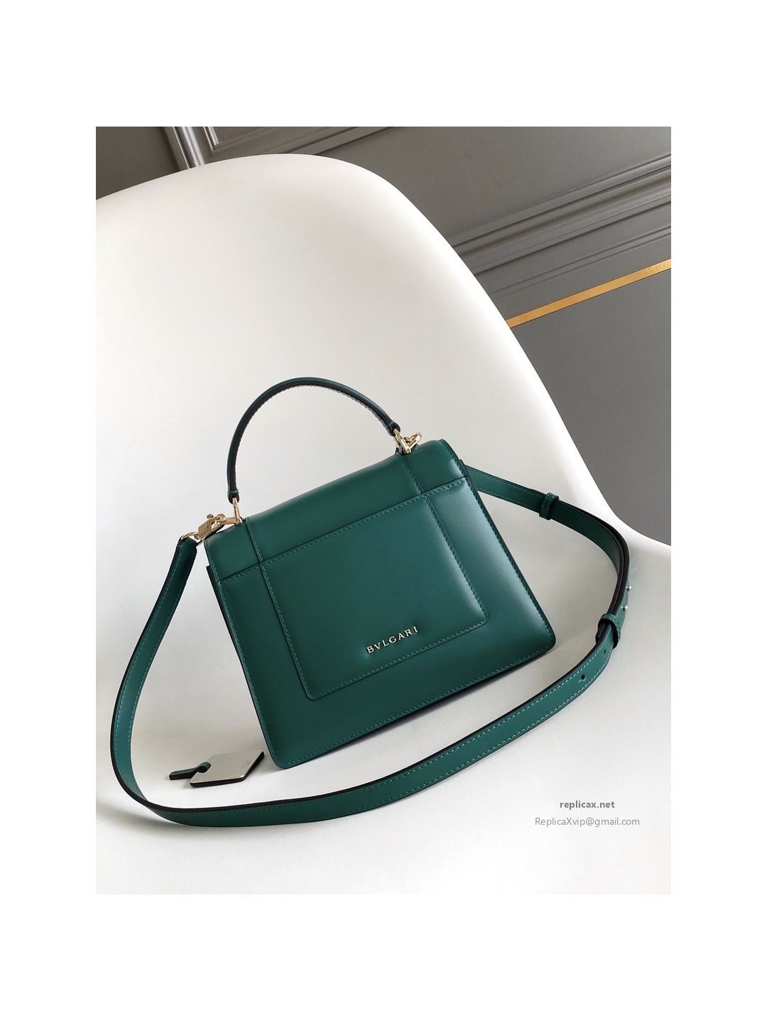 Bvlgari Serpenti Forever Medium Top Handle Bag Emerald Green Calfskin