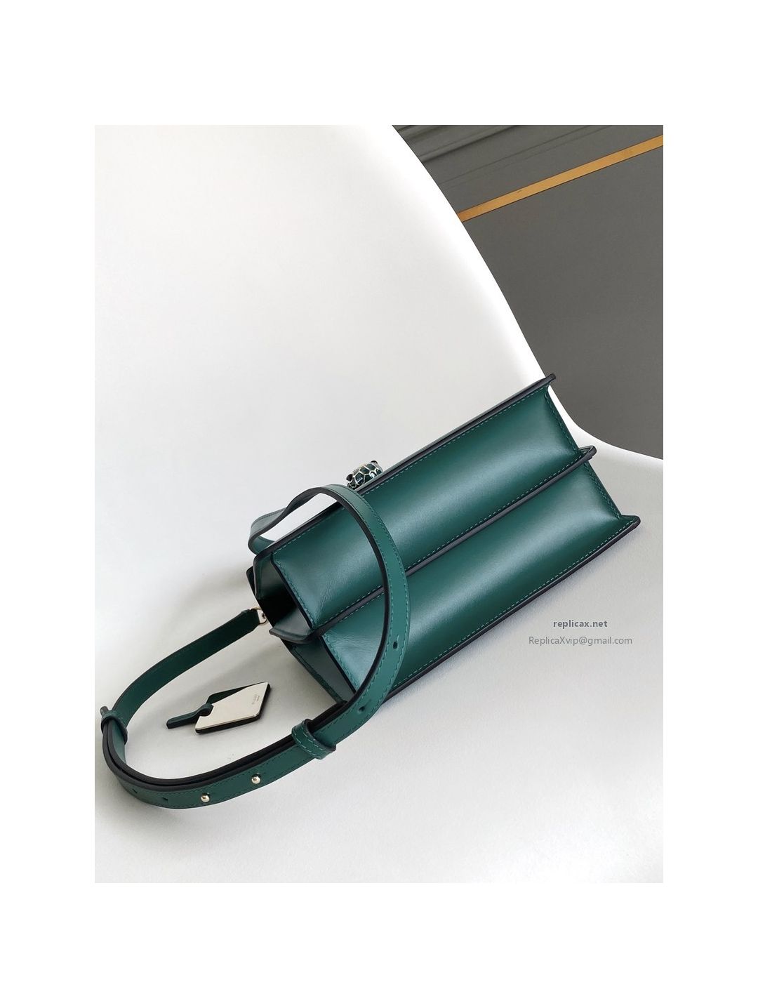 Bvlgari Serpenti Forever Medium Top Handle Bag Emerald Green Calfskin