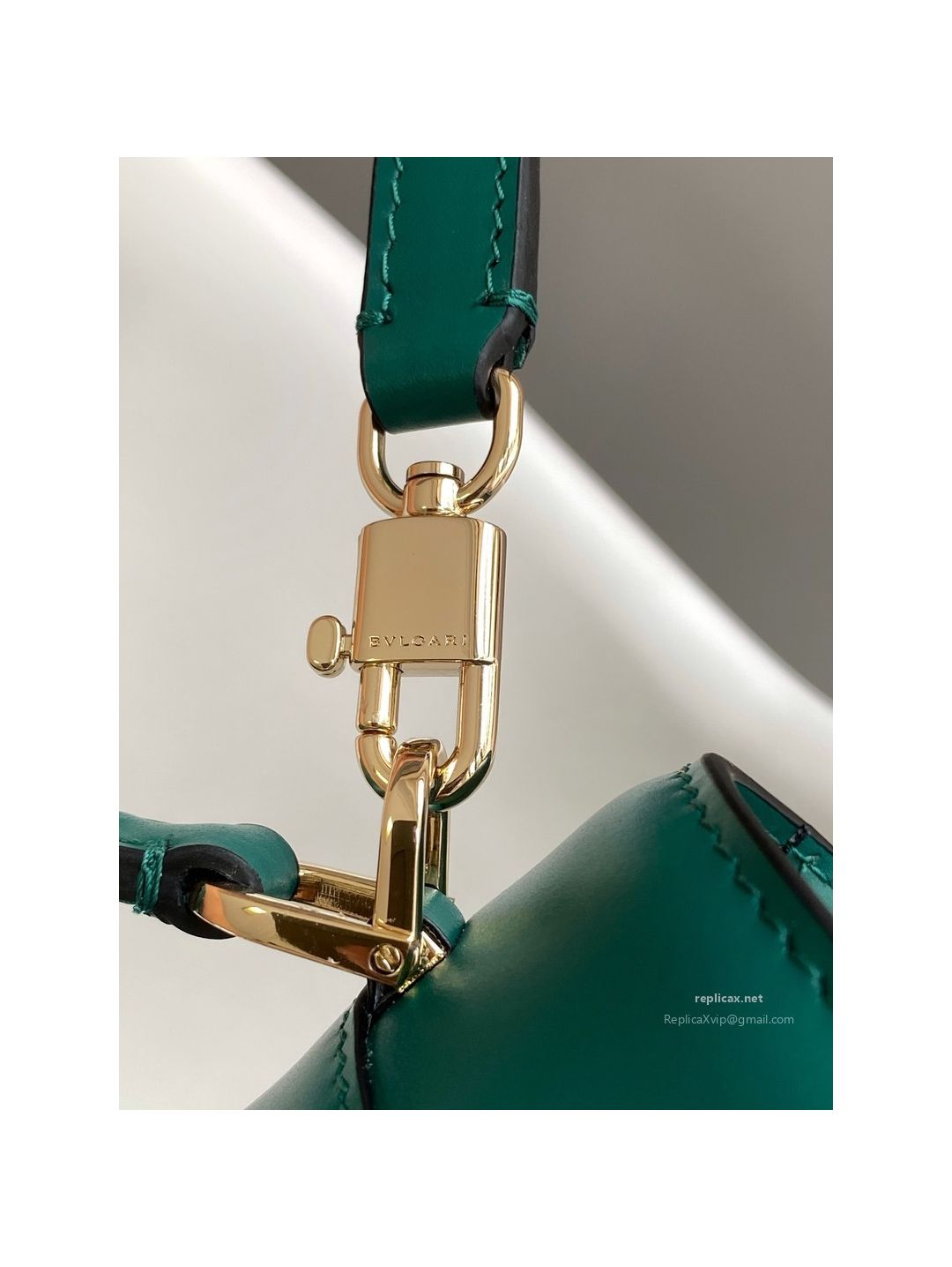 Bvlgari Serpenti Forever Medium Top Handle Bag Emerald Green Calfskin