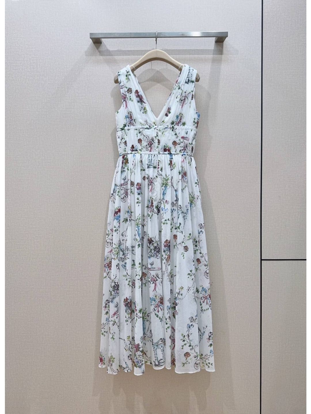 Dior V-Neck Sleeveless Dress in Multicolor
