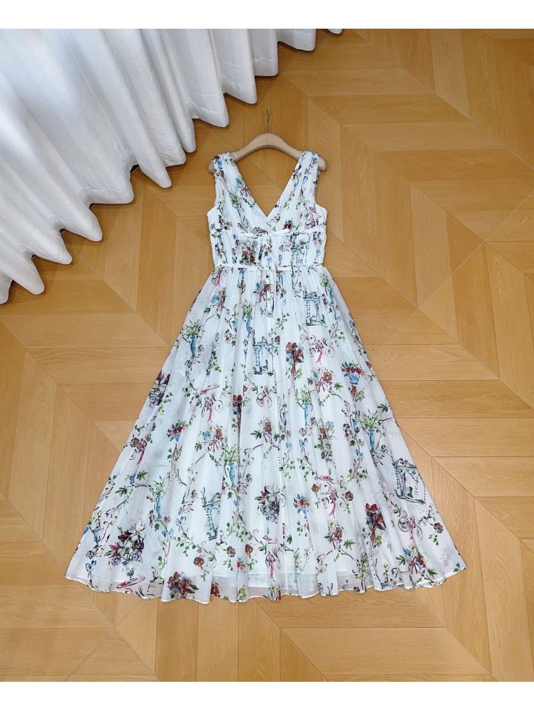 Dior V-Neck Sleeveless Dress in Multicolor