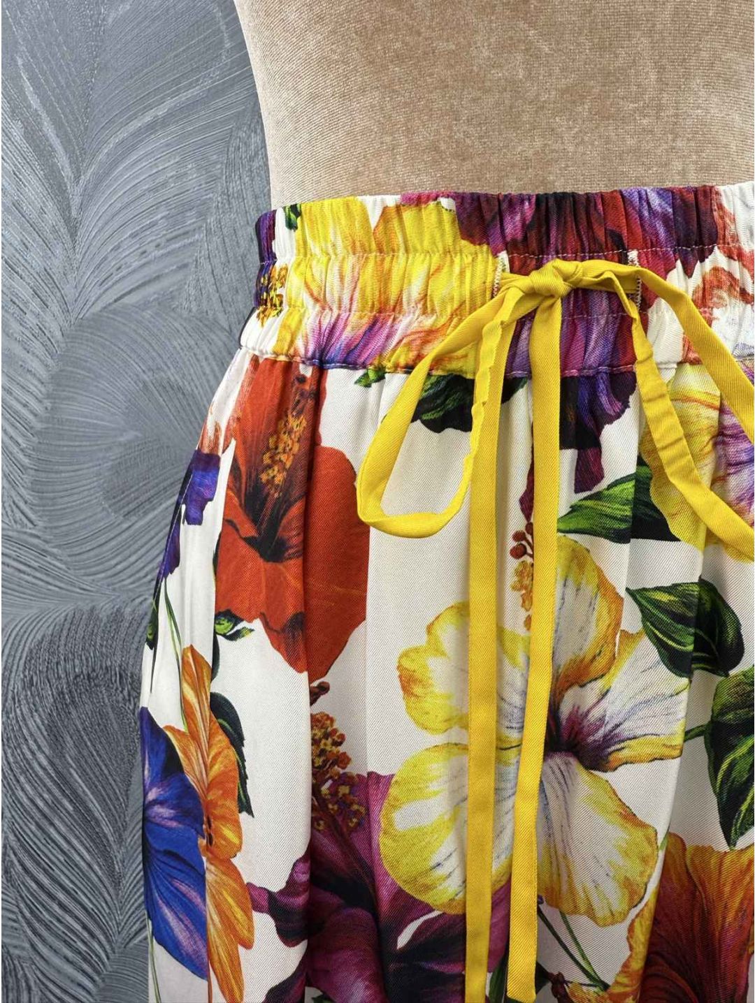 Dolce & Gabbana Silk Floral Pants in Multicolor
