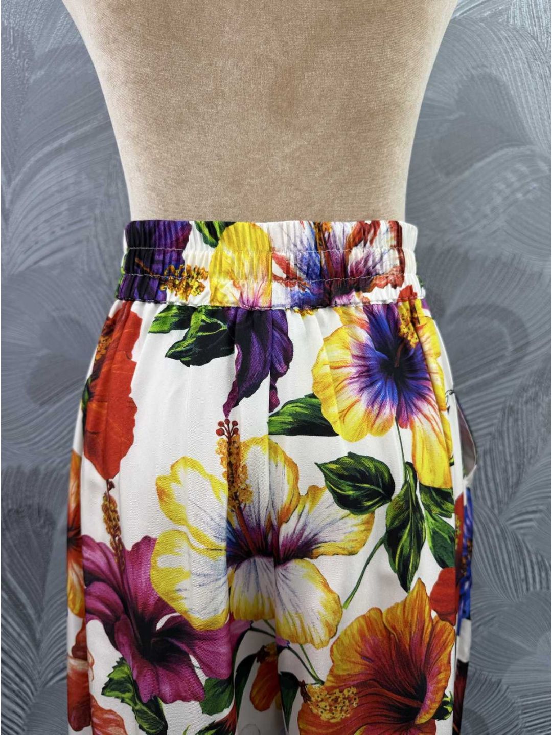 Dolce & Gabbana Silk Floral Pants in Multicolor