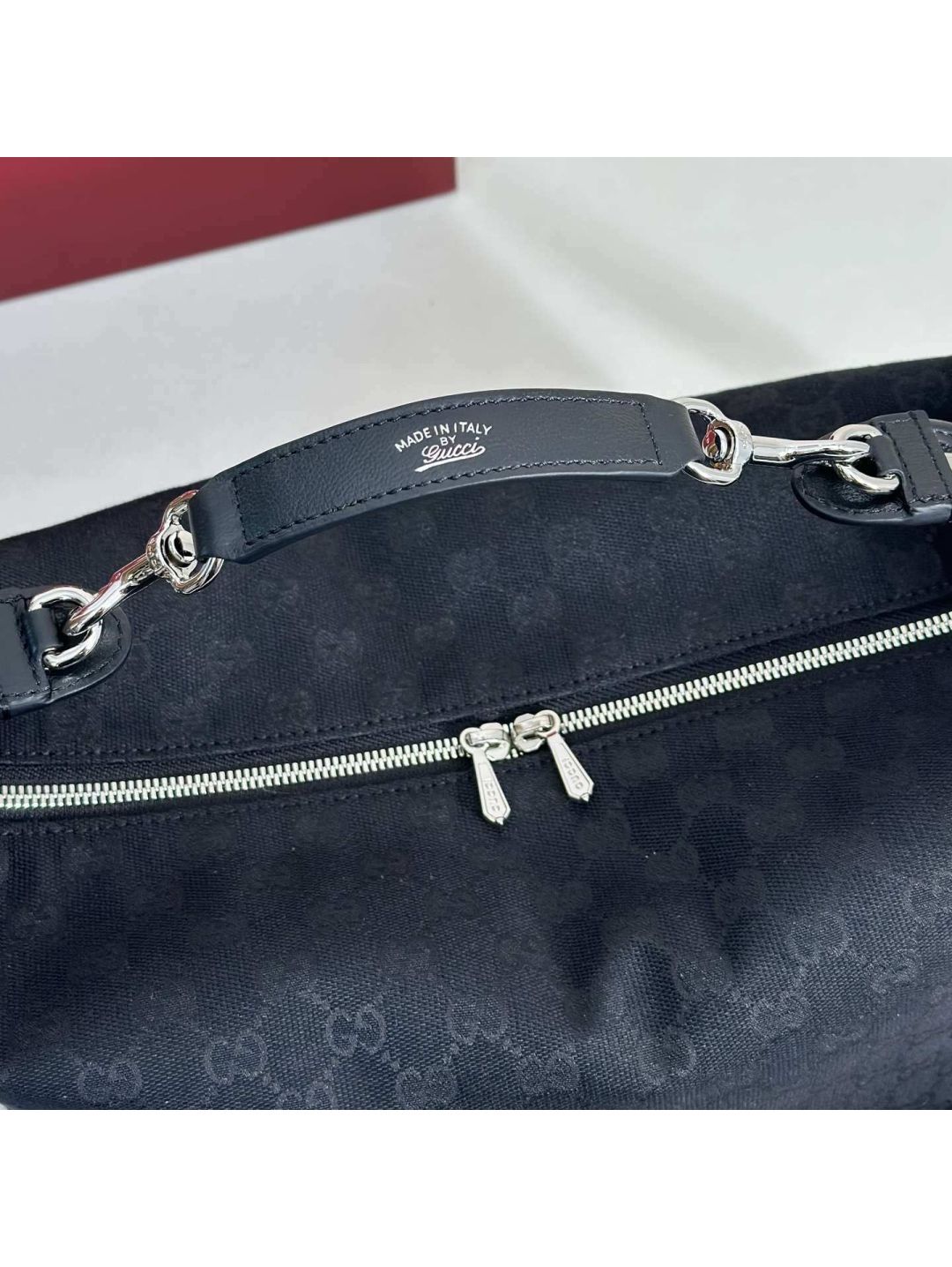 gg-canvas-chain-shoulder-bag-in-black-rxgui292547-07
