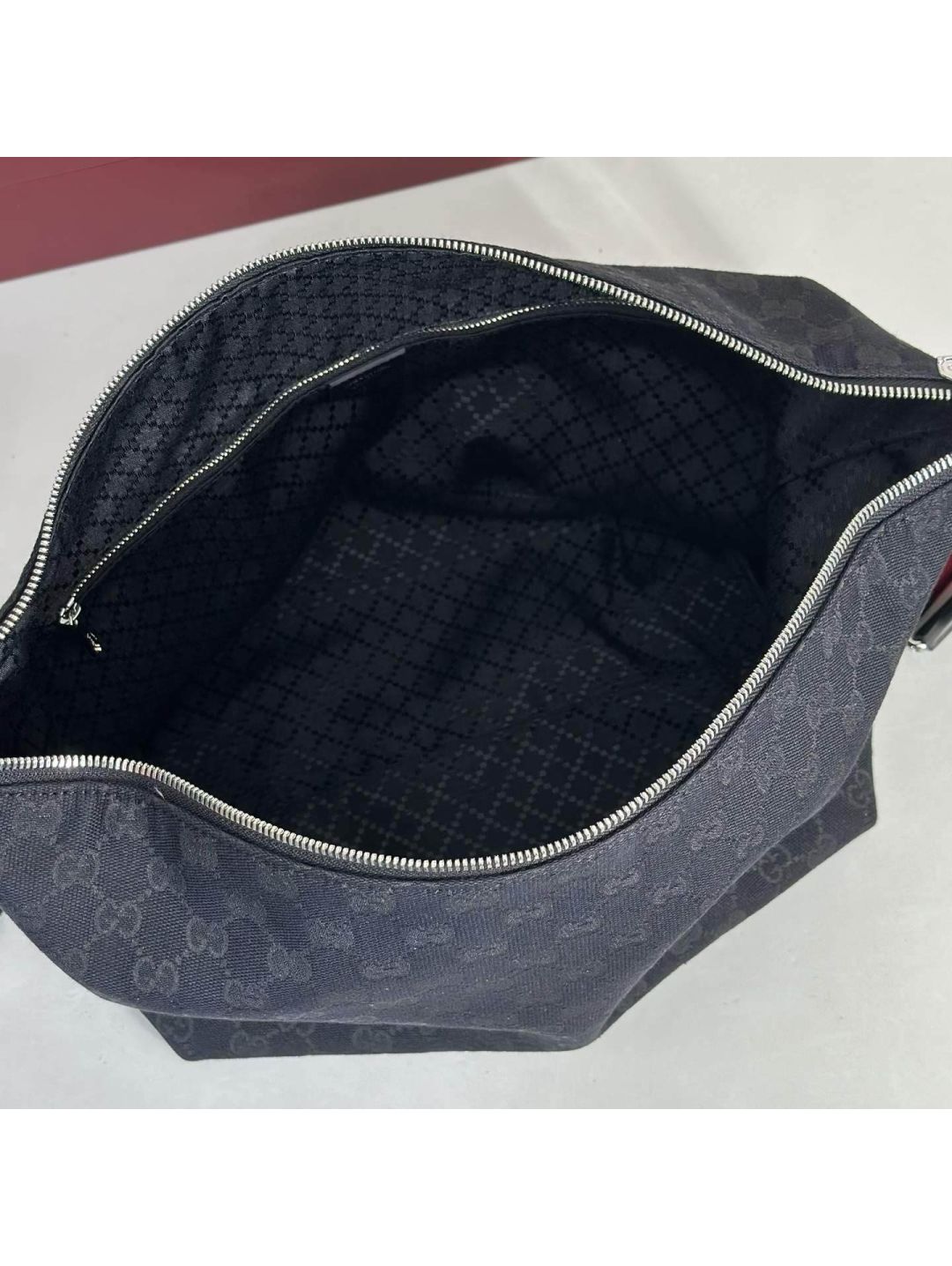 gg-canvas-chain-shoulder-bag-in-black-rxgui292547-08