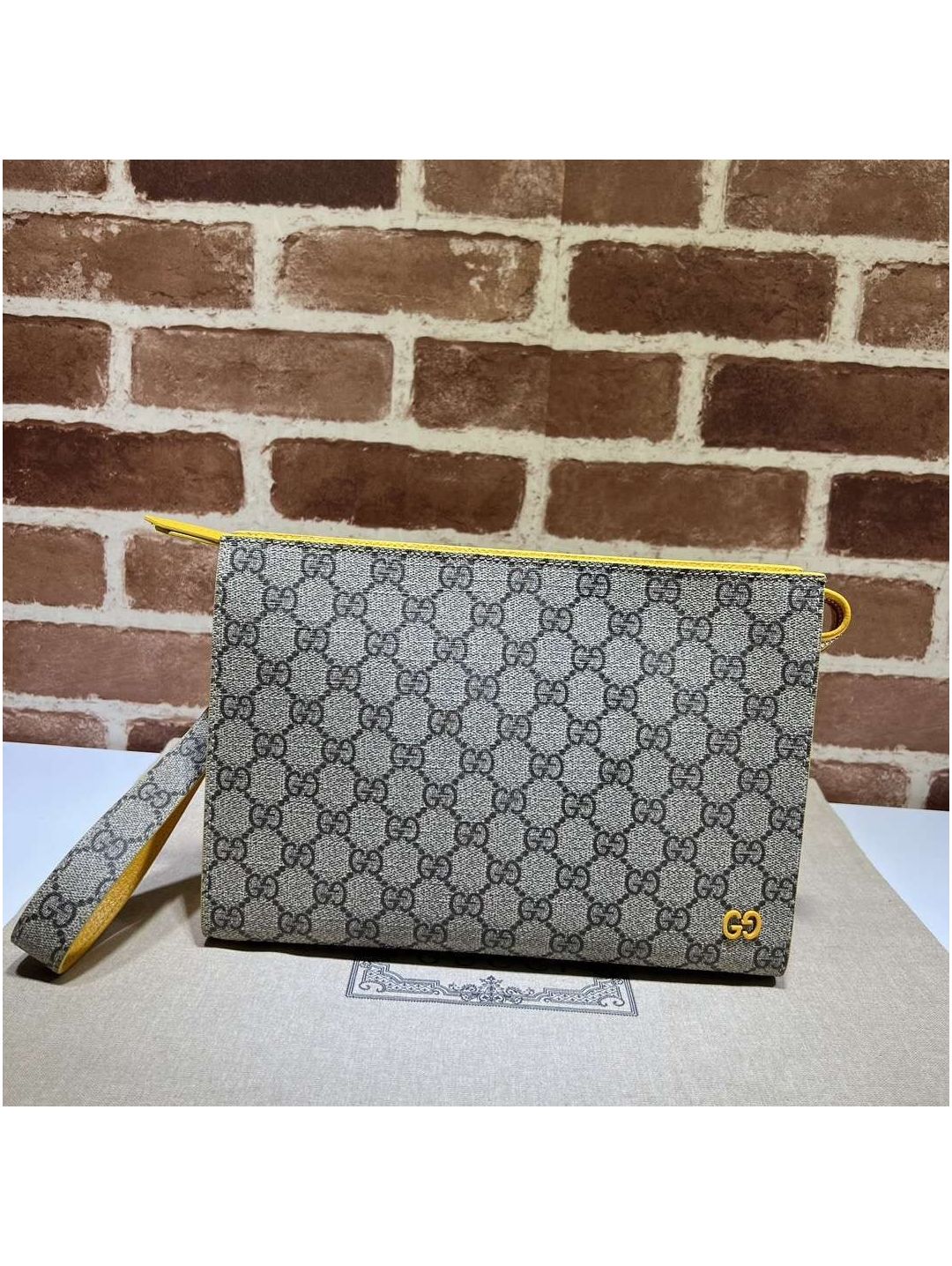 gg-canvas-clutch-in-beige-yellow-rxgui292390-01
