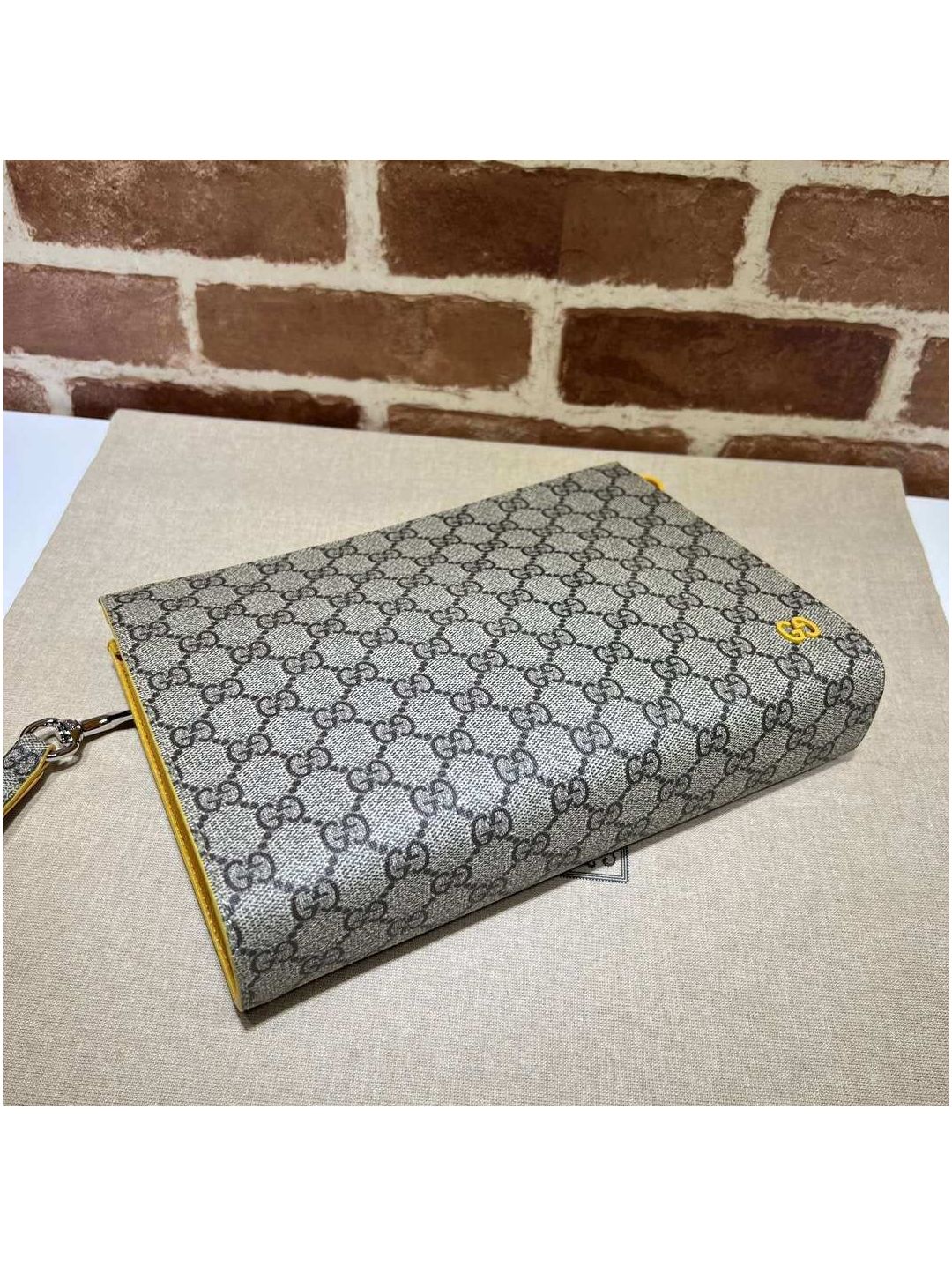 gg-canvas-clutch-in-beige-yellow-rxgui292390-04