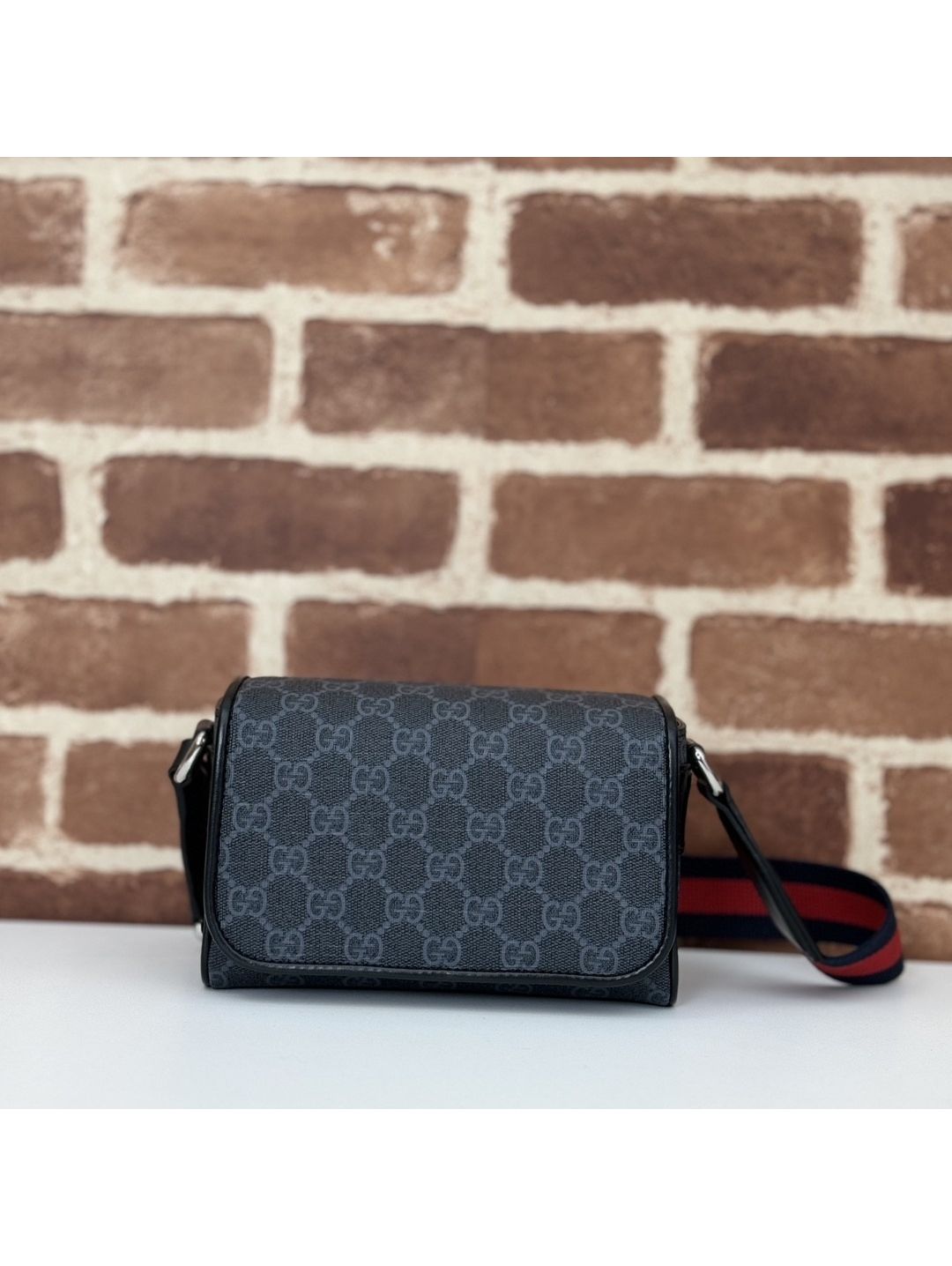 gg-canvas-flap-crossbody-bag-in-black-rxgui292469-01