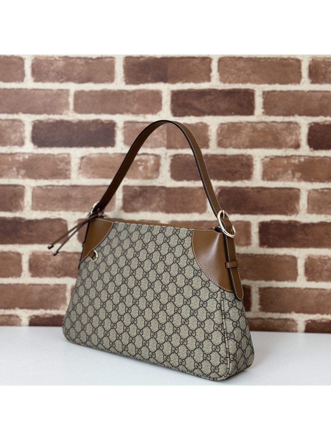 gg-canvas-shoulder-bag-in-beige-tan-rxgui292518-02