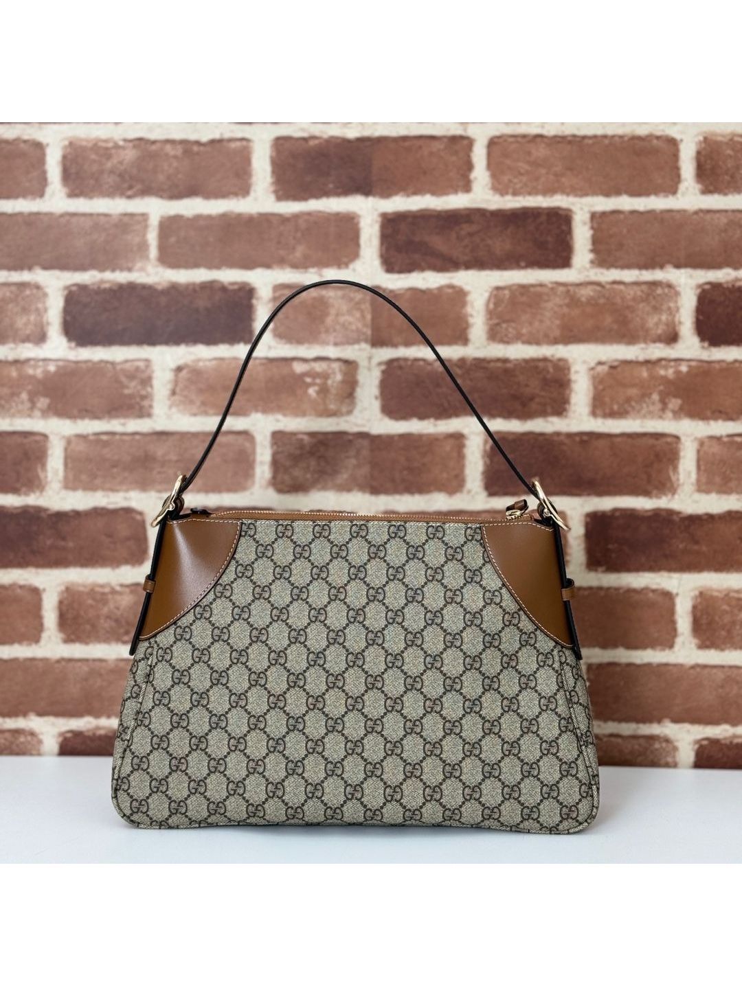 gg-canvas-shoulder-bag-in-beige-tan-rxgui292518-03