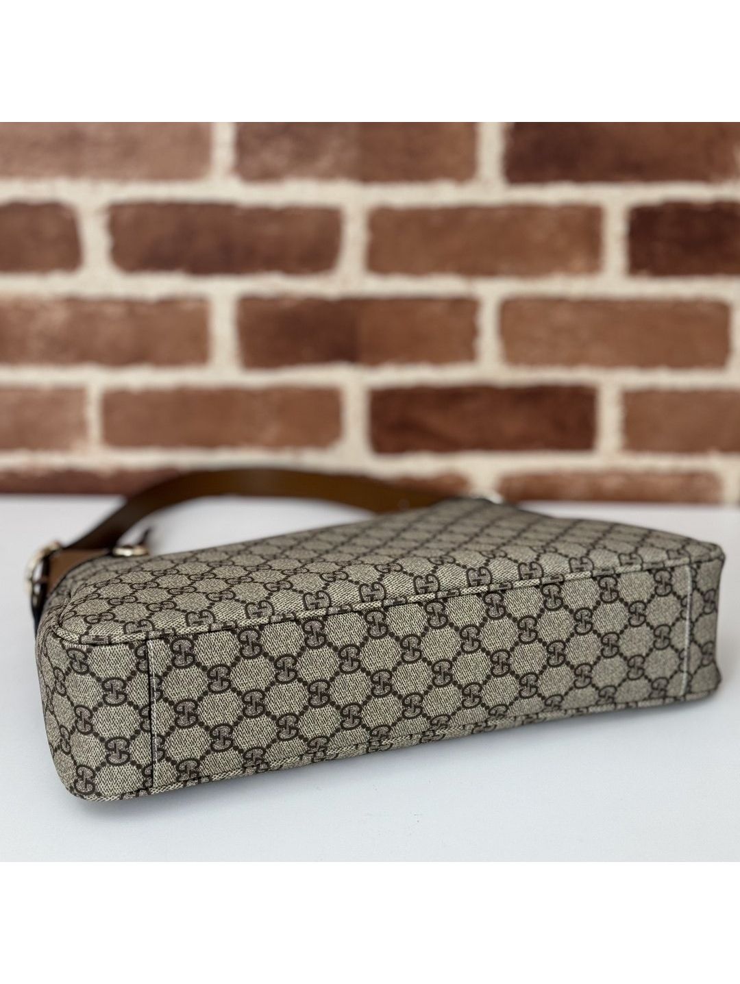 gg-canvas-shoulder-bag-in-beige-tan-rxgui292518-04