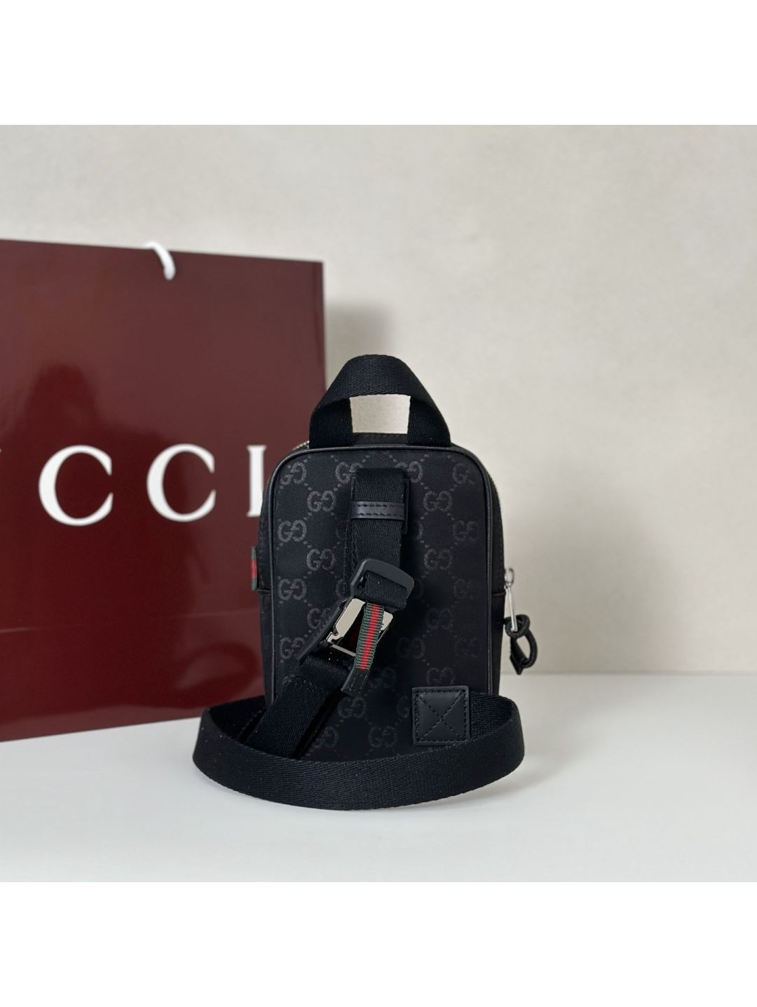 gg-canvas-sling-crossbody-bag-in-black-rxgui292553-02