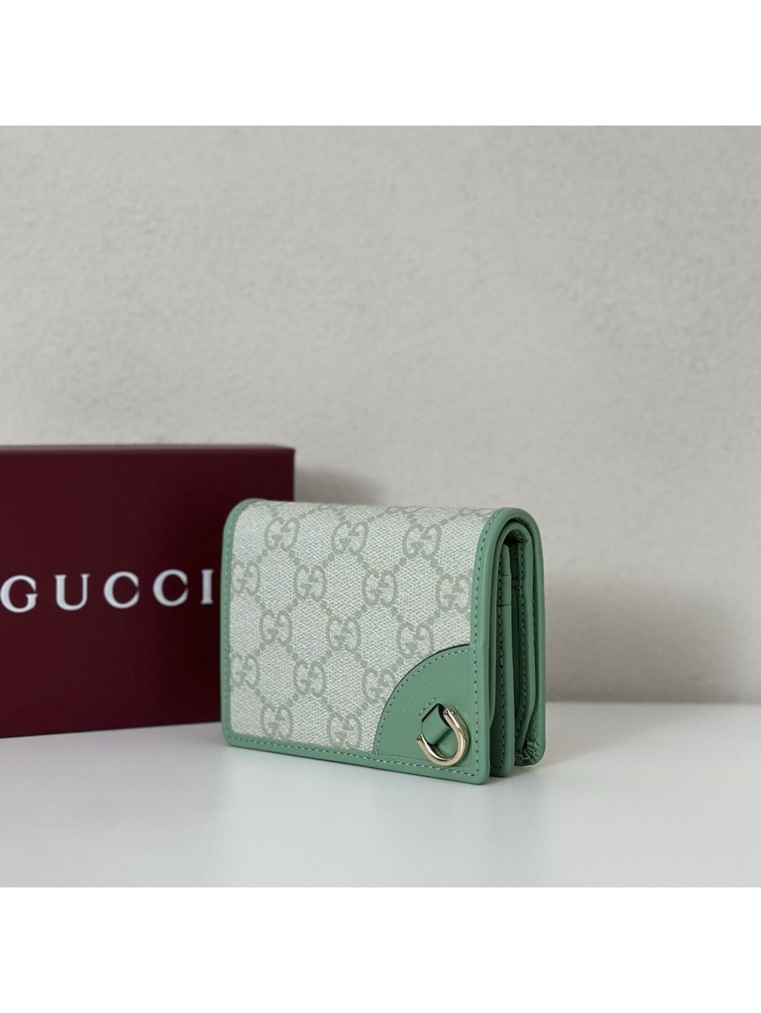 gg-canvas-wallet-in-sage-green-green-rxgui292554-02