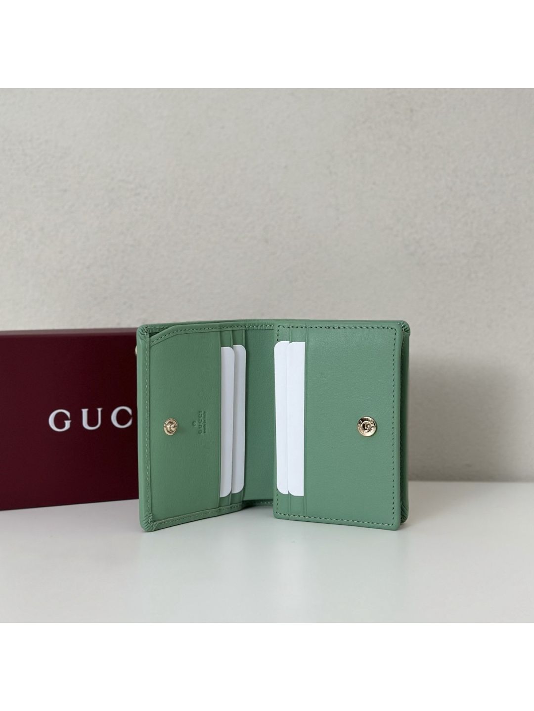 gg-canvas-wallet-in-sage-green-green-rxgui292554-06