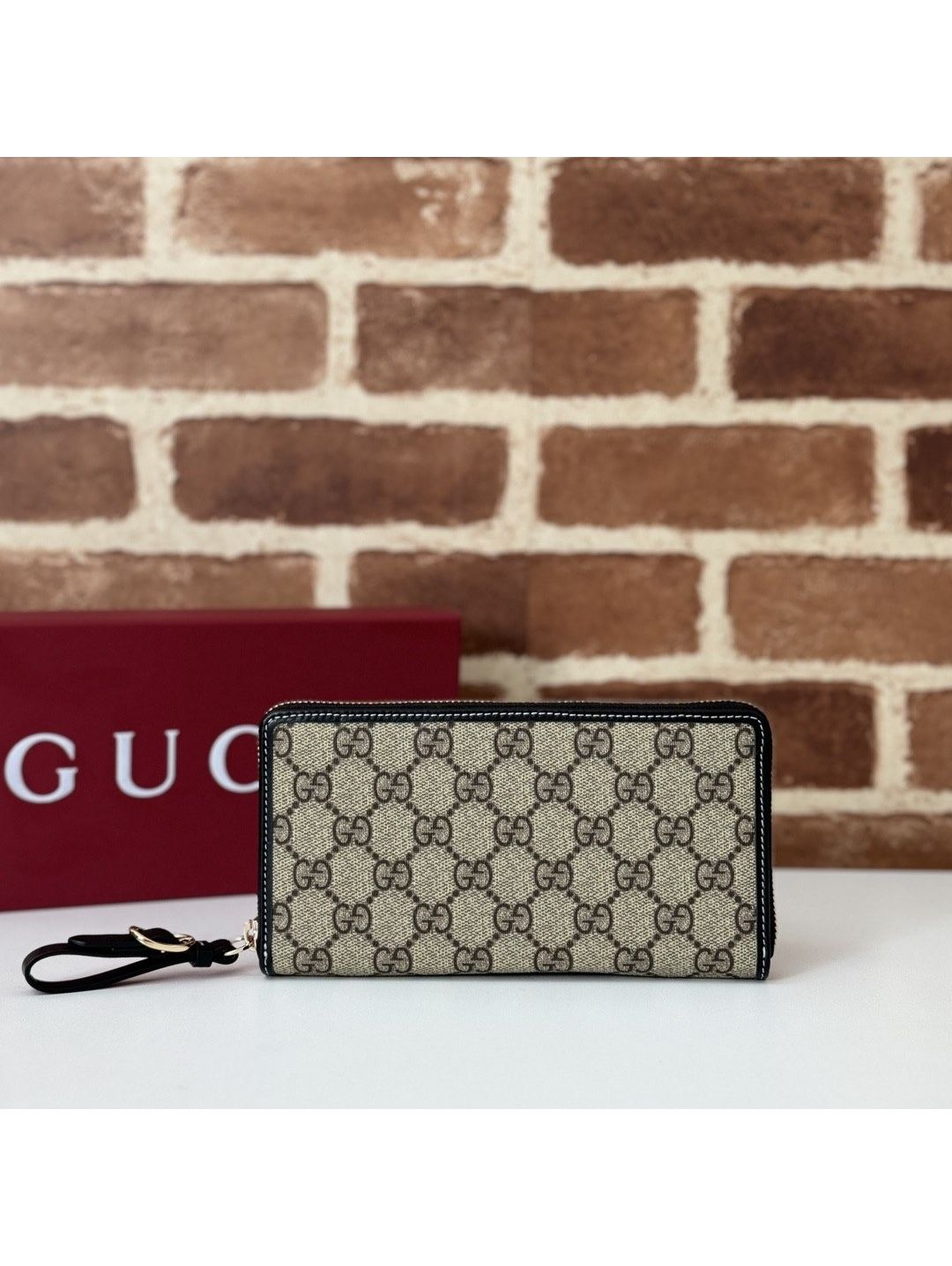 gg-canvas-zip-wallet-in-beige-black-rxgui292436-01
