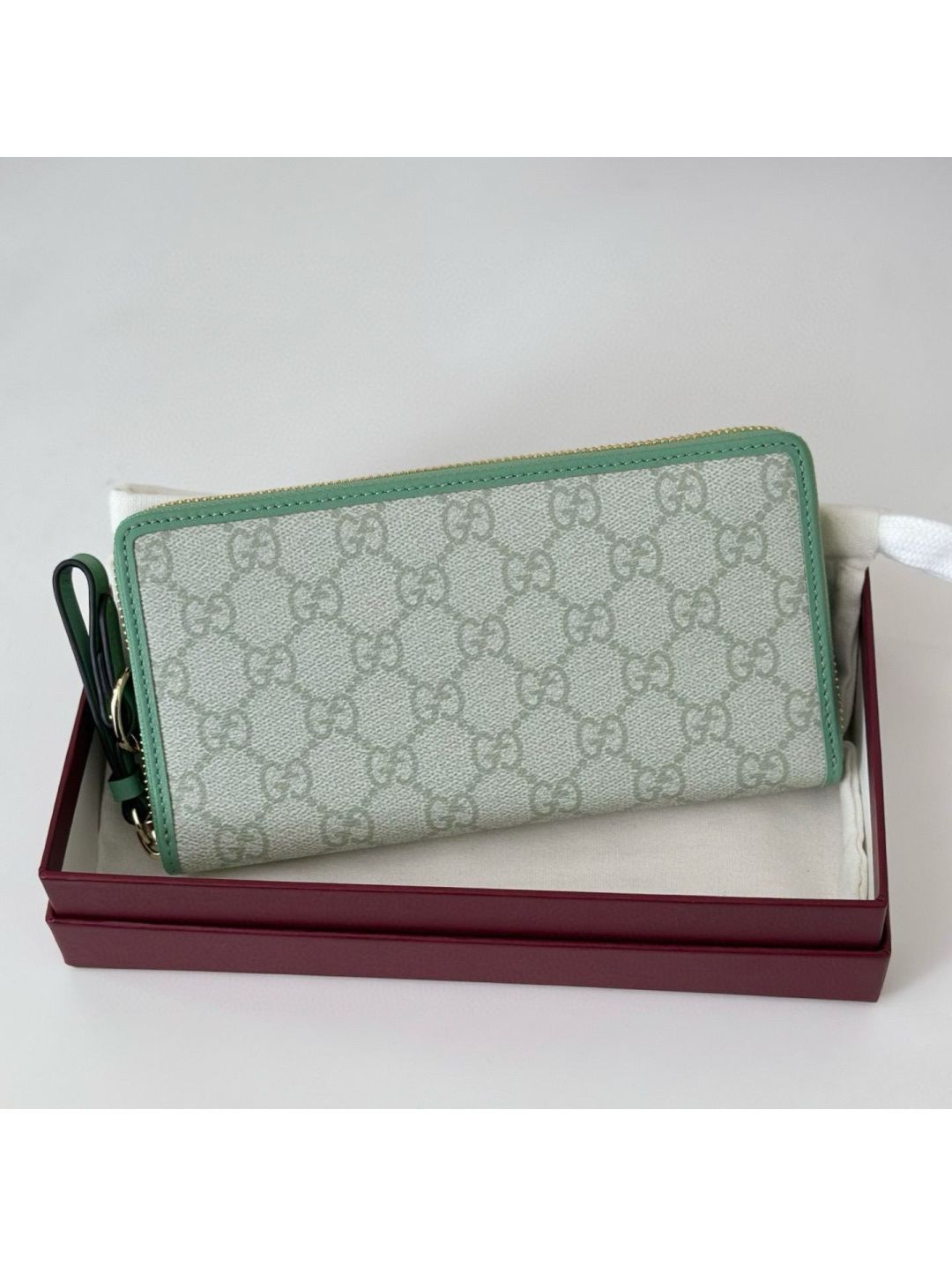 gg-canvas-zip-wallet-in-sage-green-green-rxgui292497-07