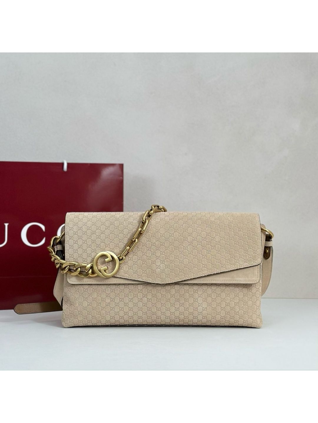 gg-chain-flap-shoulder-bag-in-beige-rxgui292488-01