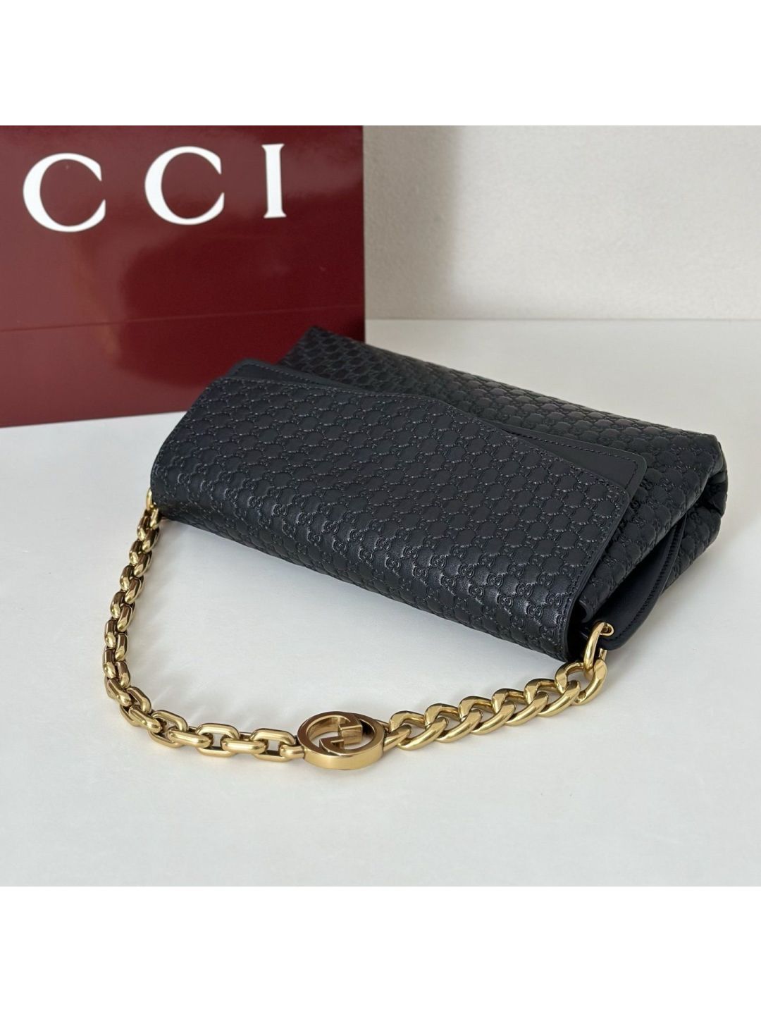 gg-chain-flap-shoulder-bag-in-black-rxgui292538-06