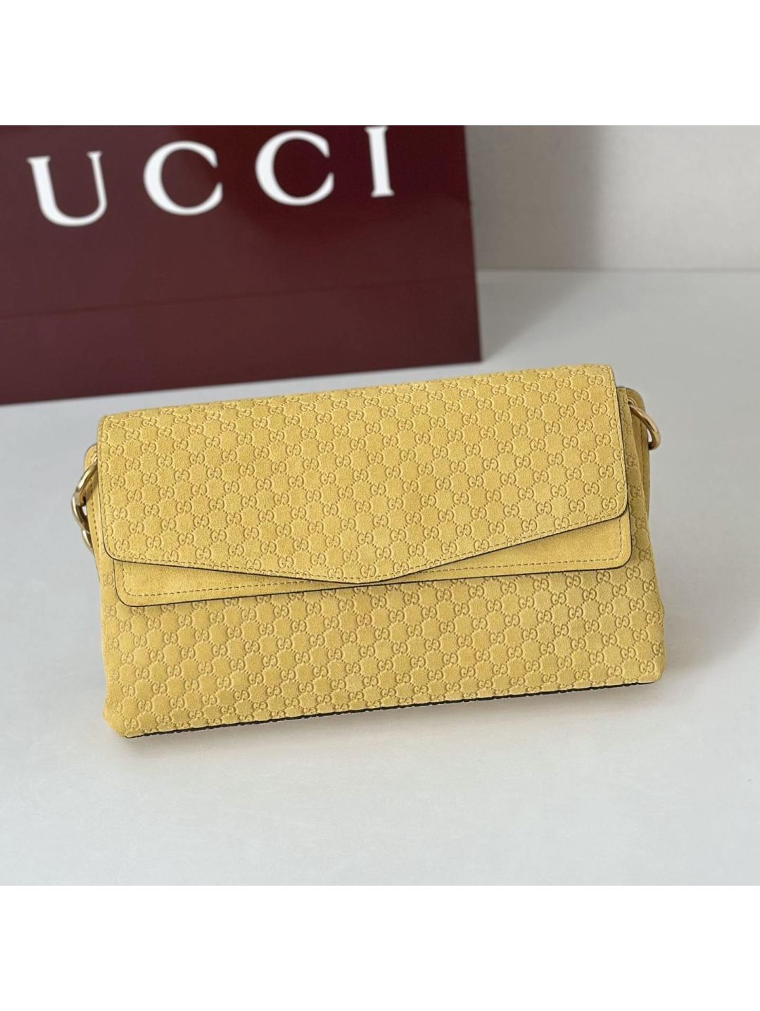 gg-chain-shoulder-bag-in-yellow-rxgui292399-05