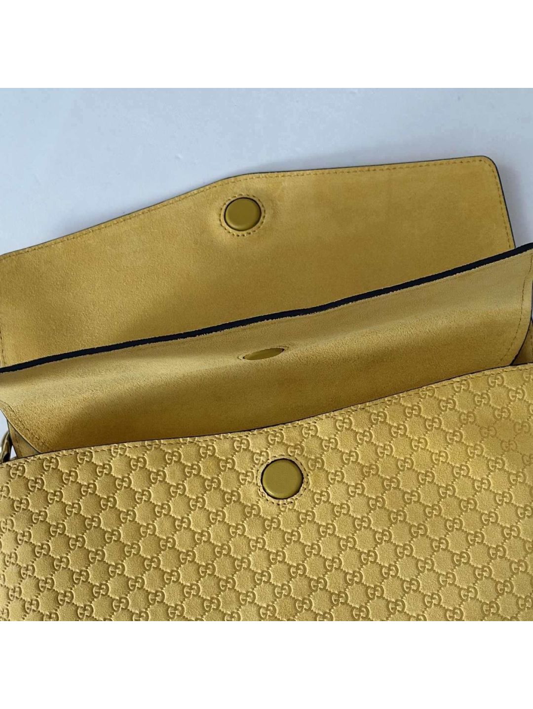 gg-chain-shoulder-bag-in-yellow-rxgui292399-08