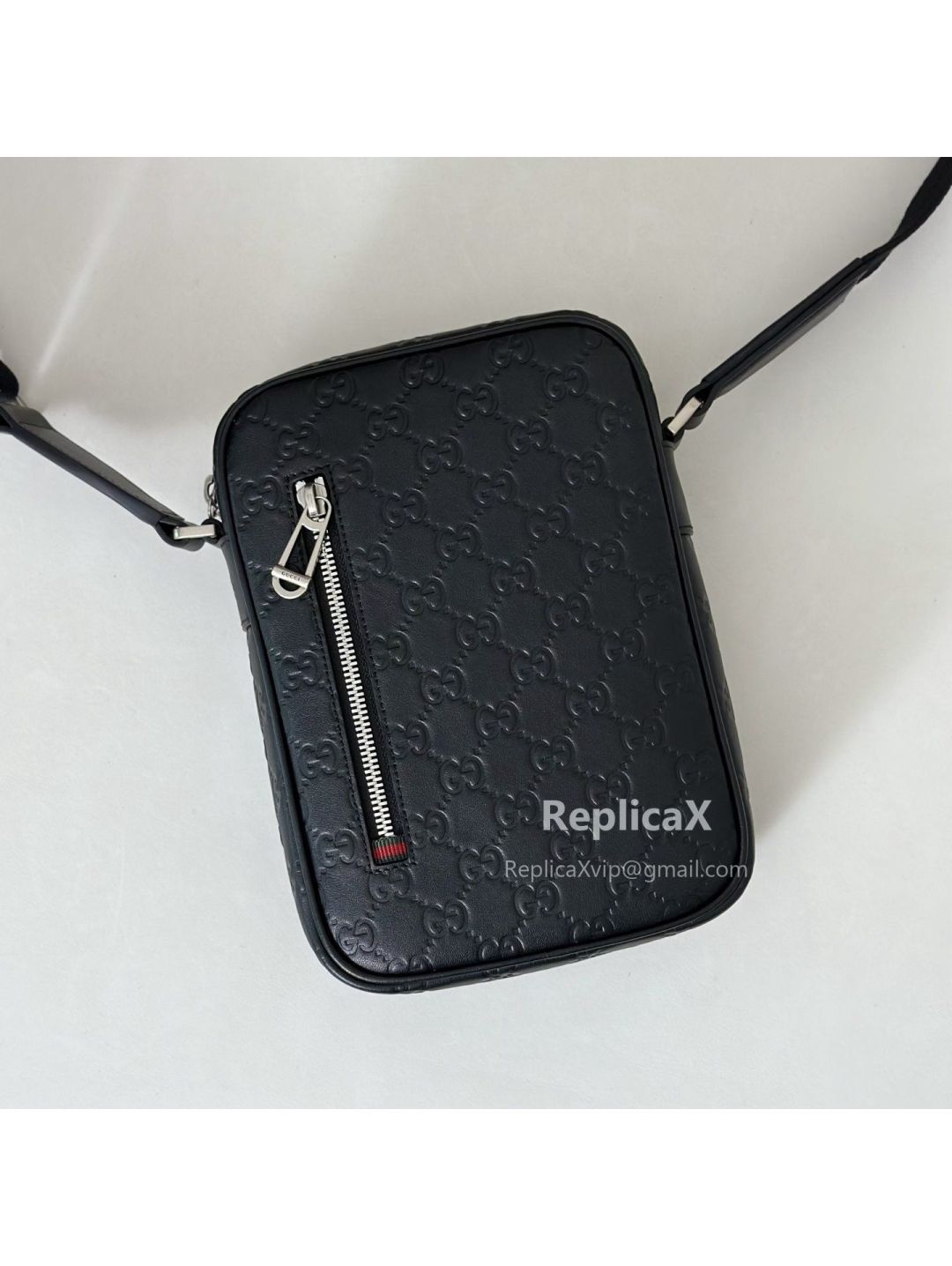 gg-emblem-small-crossbody-bag-850238-in-black-rxgui271522-05