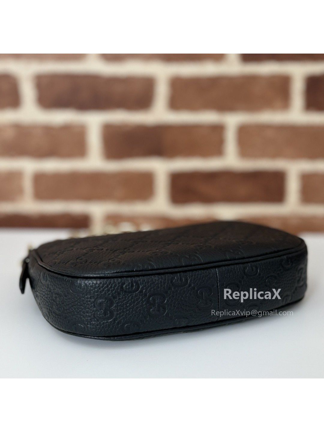 gg-emblem-small-hobo-shoulder-bag-black-gg-grainy-leather-rxgui271540-04