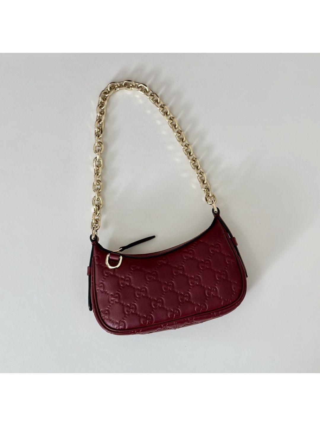 gg-embossed-chain-shoulder-bag-in-burgundy-rxgui292462-05