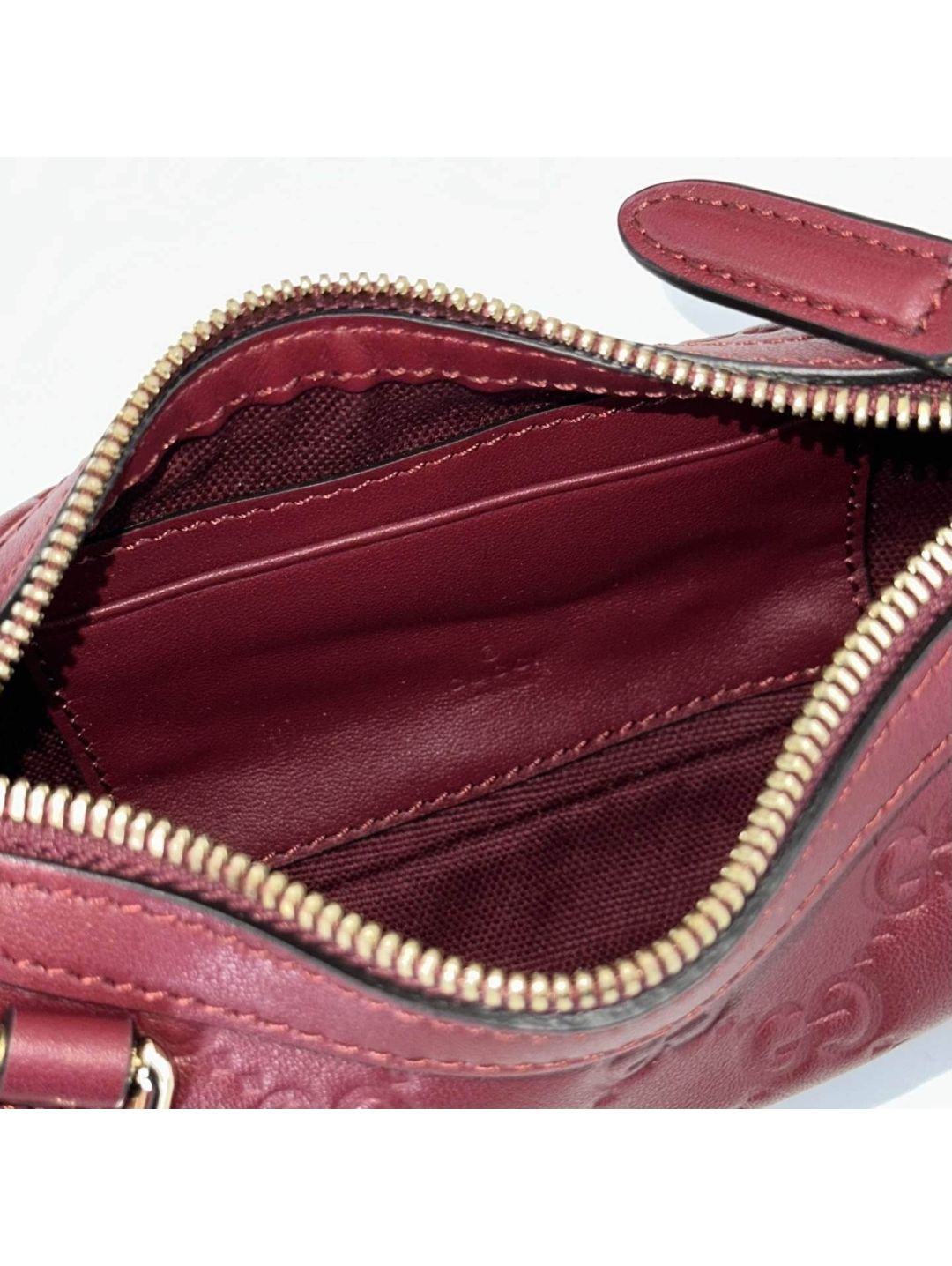 gg-embossed-chain-shoulder-bag-in-burgundy-rxgui292462-06