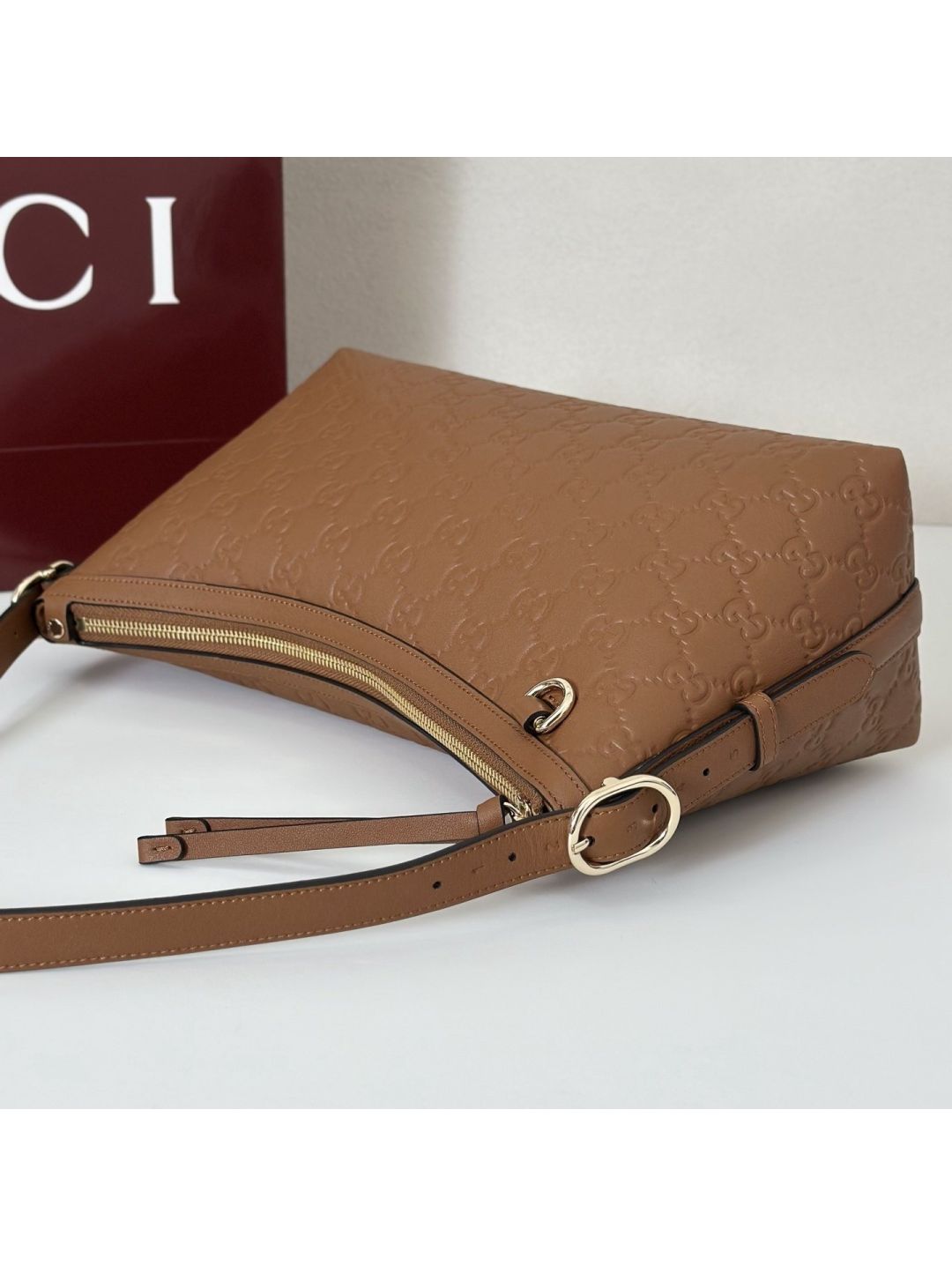 gg-embossed-shoulder-bag-in-tan-rxgui292404-05