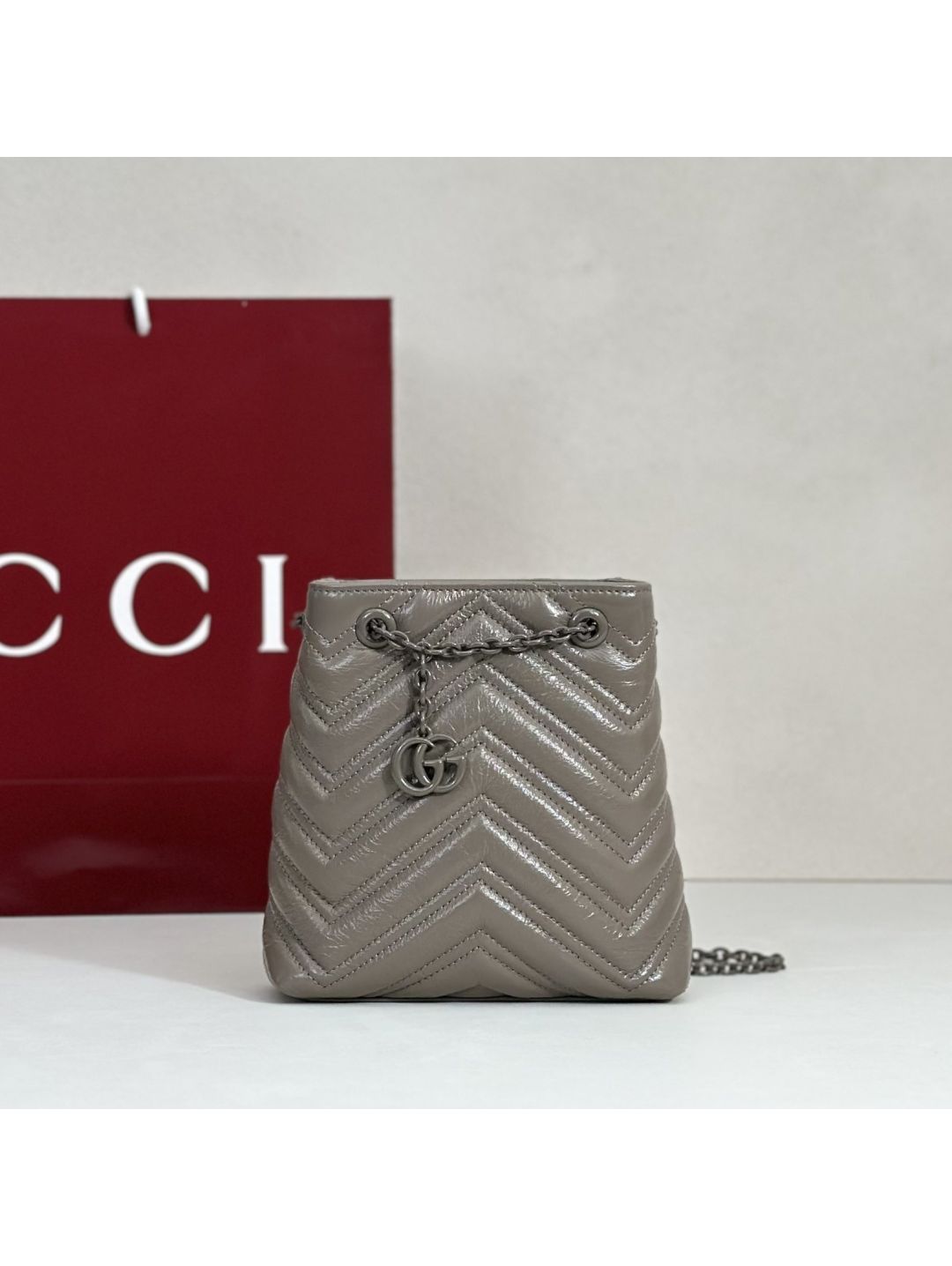 gg-marmont-bucket-bag-in-grey-rxgui292450-01