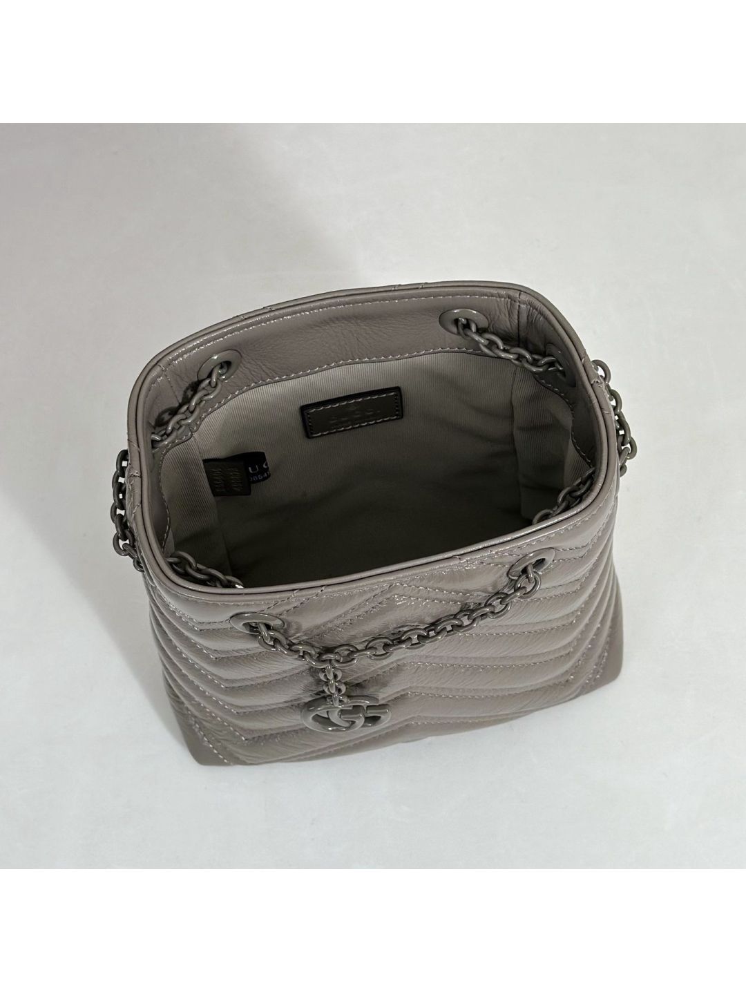 gg-marmont-bucket-bag-in-grey-rxgui292450-06