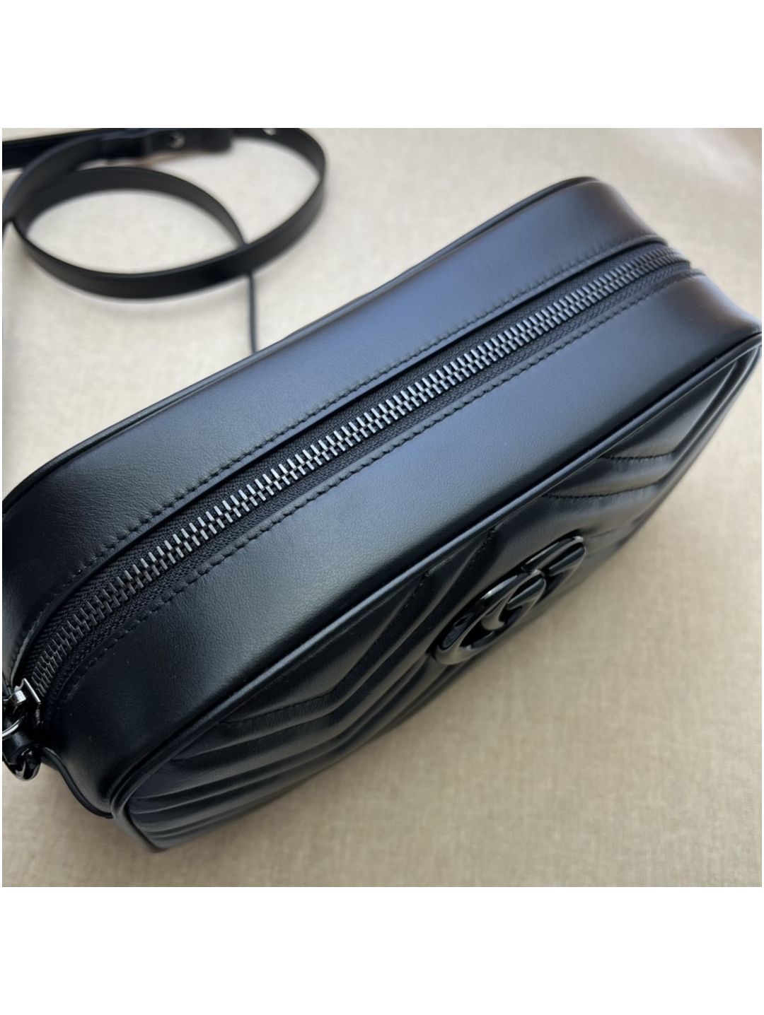 gg-marmont-crossbody-bag-in-black-rxgui292510-06