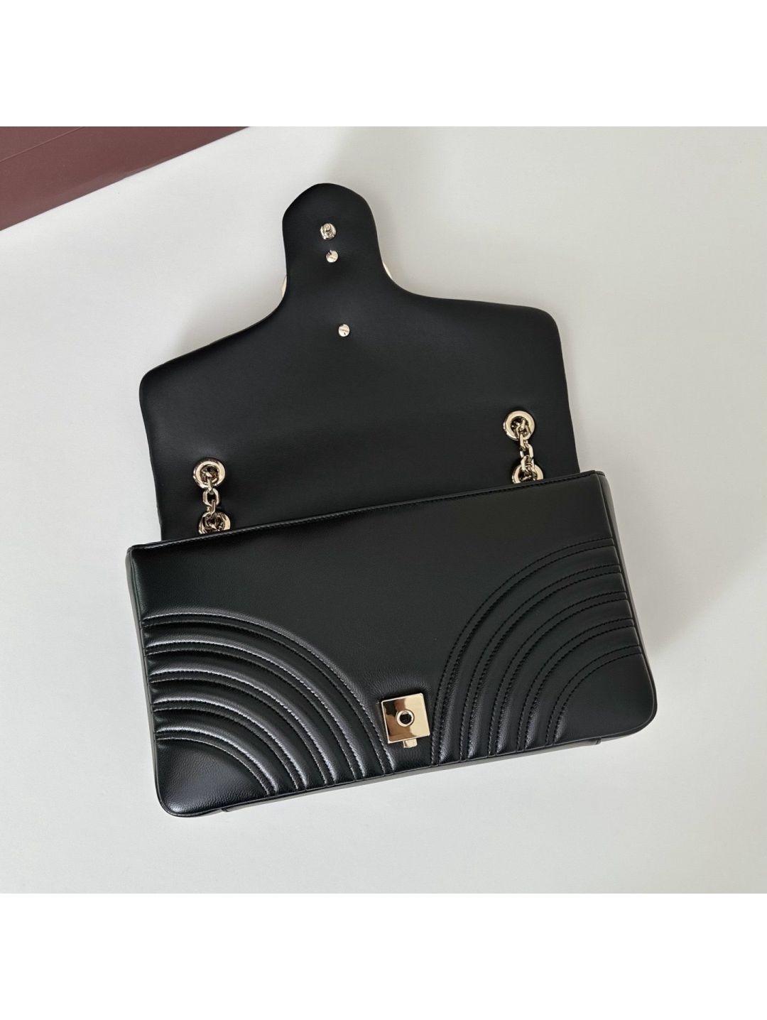 gg-marmont-shoulder-bag-in-black-rxgui292522-08