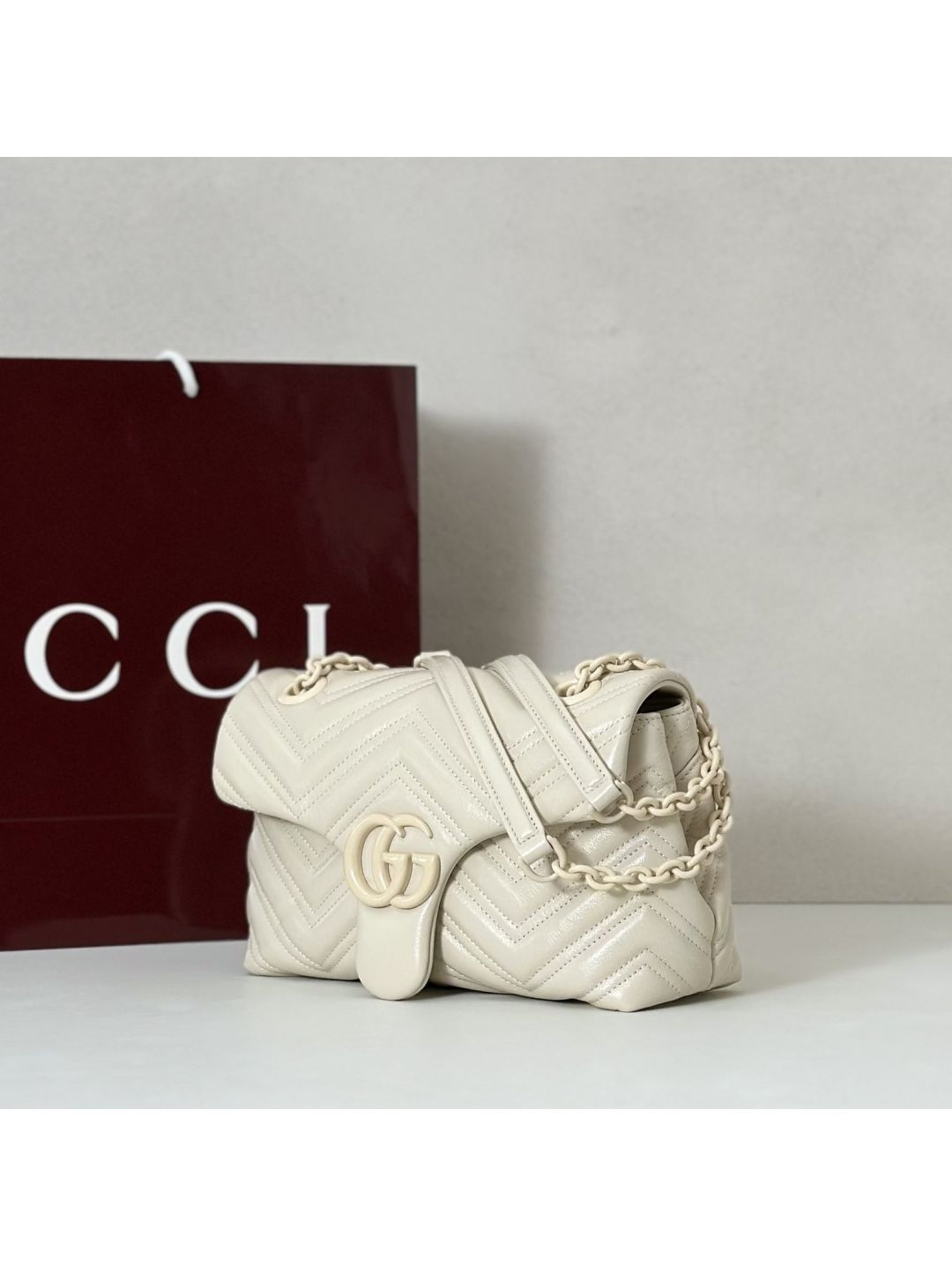 gg-marmont-shoulder-bag-in-ivory-rxgui292429-02