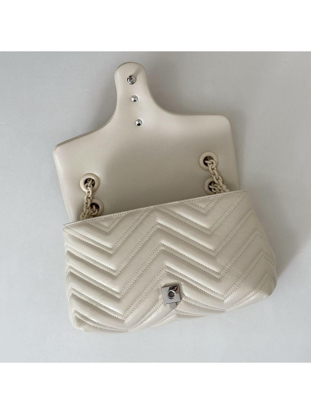 gg-marmont-shoulder-bag-in-ivory-rxgui292429-08