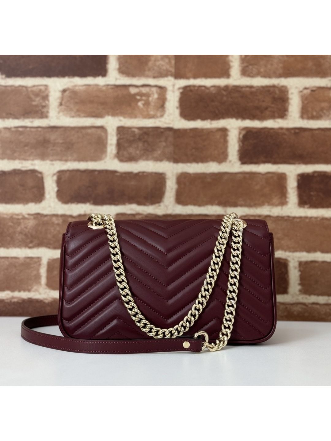 gg-marmont-small-chain-shoulder-bag-443497-in-bright-burgundy-diagonal-matelasse-leather-rxgui271763-03