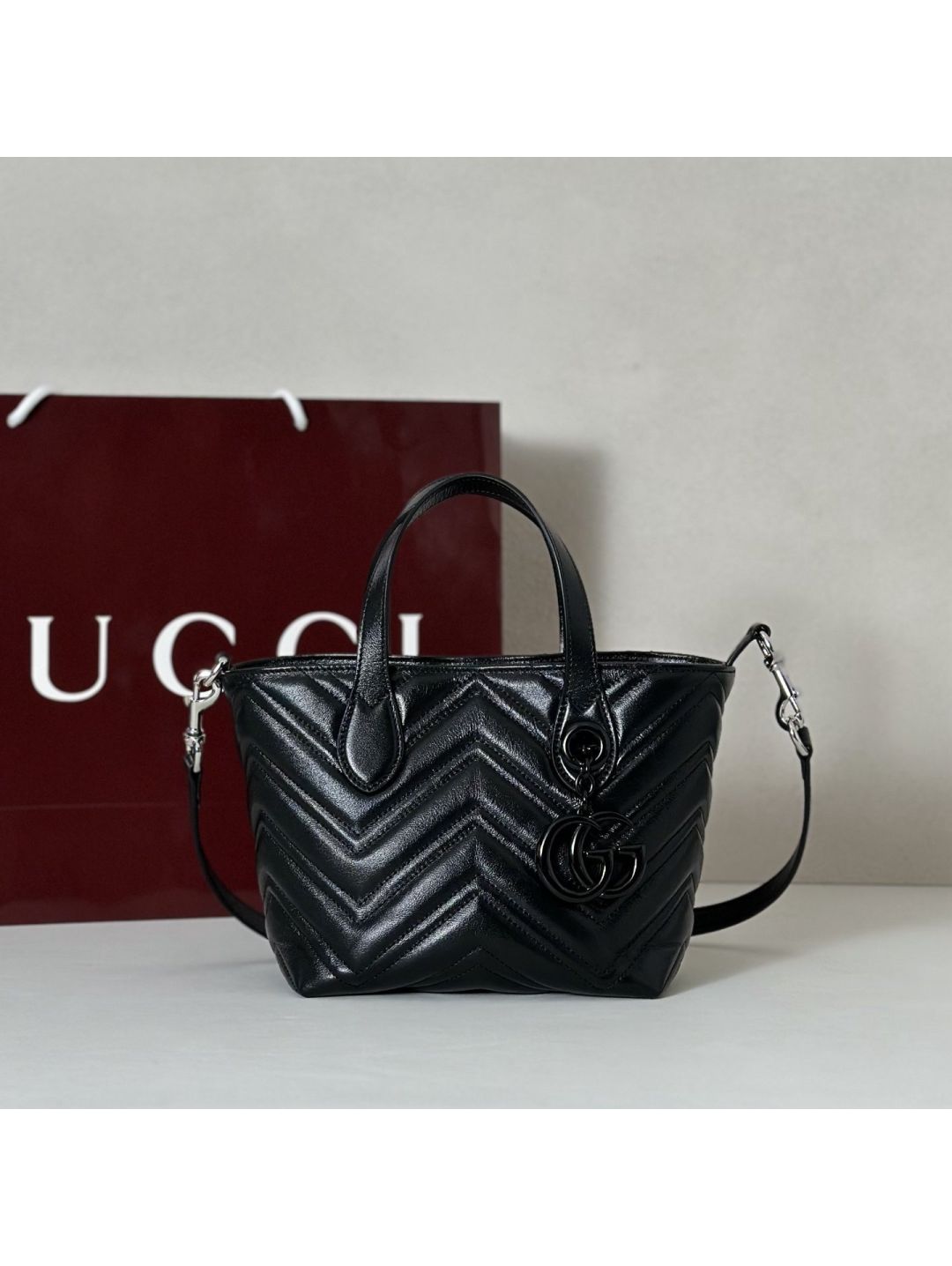 gg-marmont-tote-in-black-rxgui292412-01