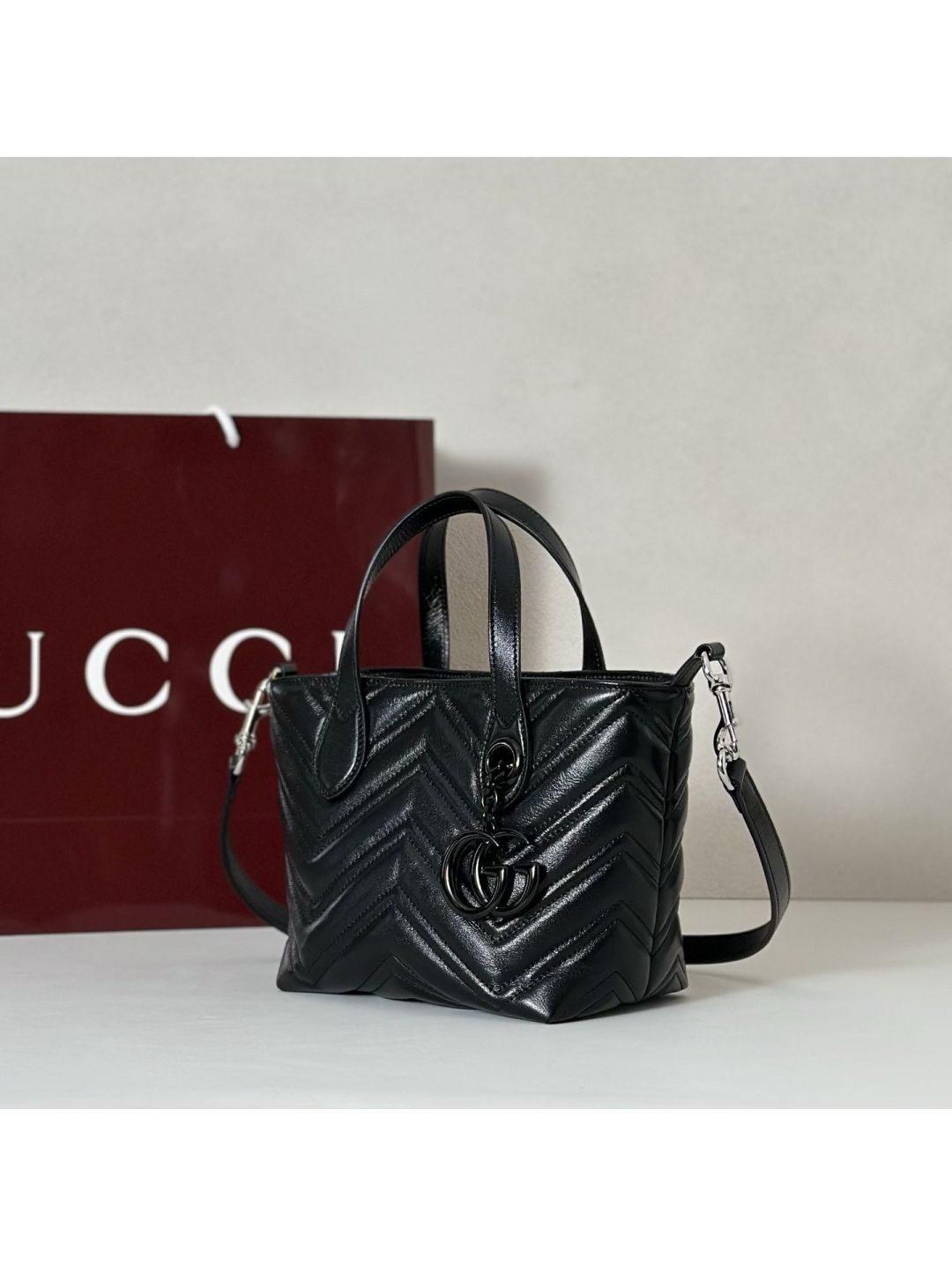 gg-marmont-tote-in-black-rxgui292412-02