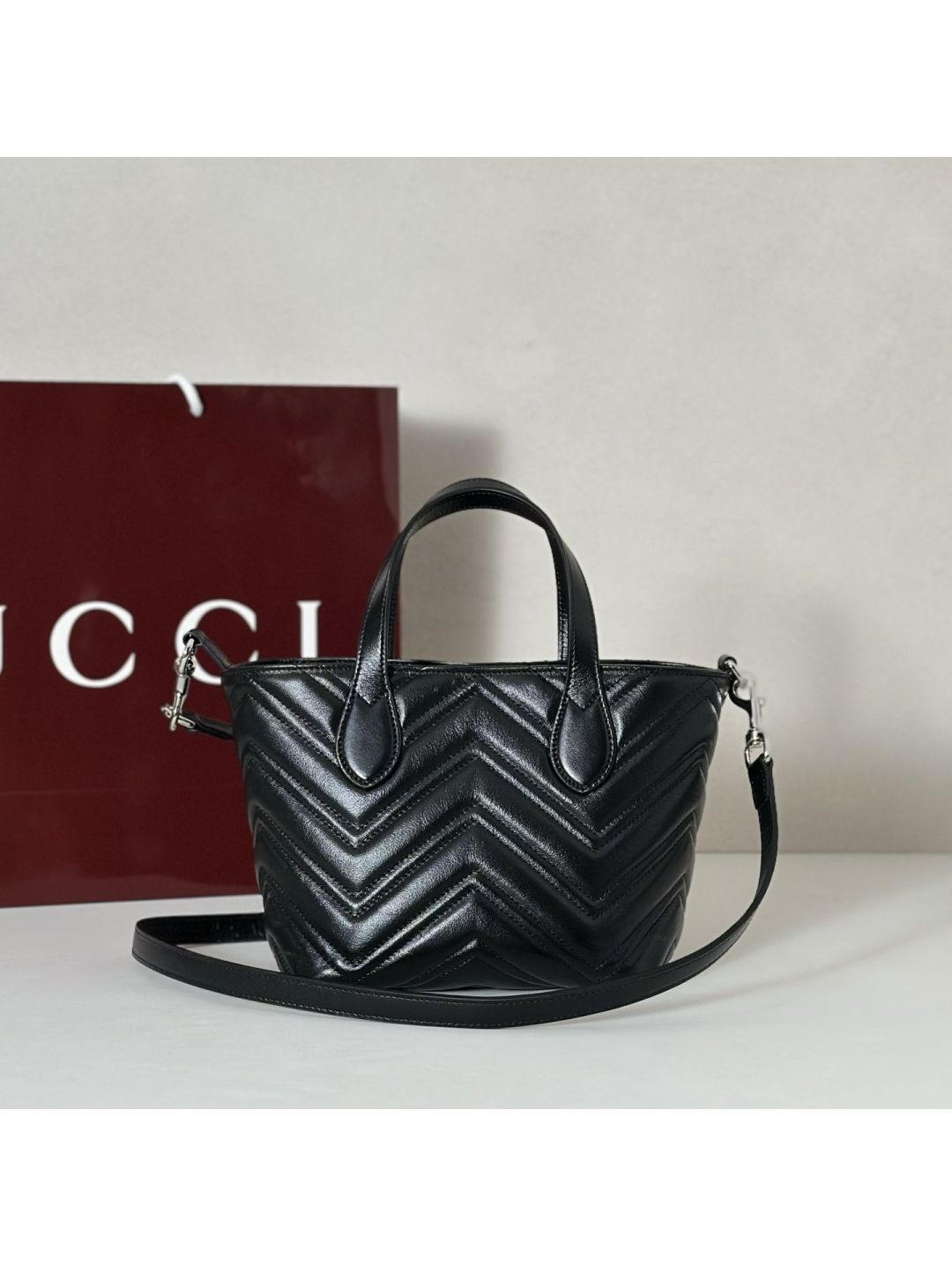 gg-marmont-tote-in-black-rxgui292412-03