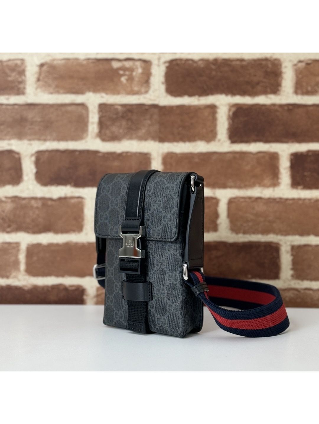gg-supreme-super-mini-shoulder-bag-816954-in-grey-and-black-rxgui271149-02