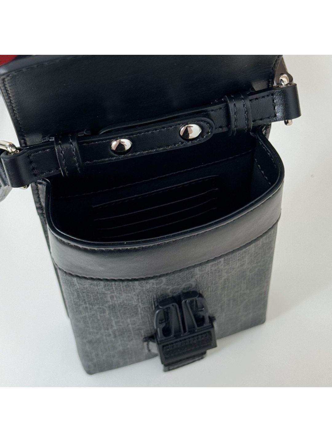 gg-supreme-super-mini-shoulder-bag-816954-in-grey-and-black-rxgui271149-06