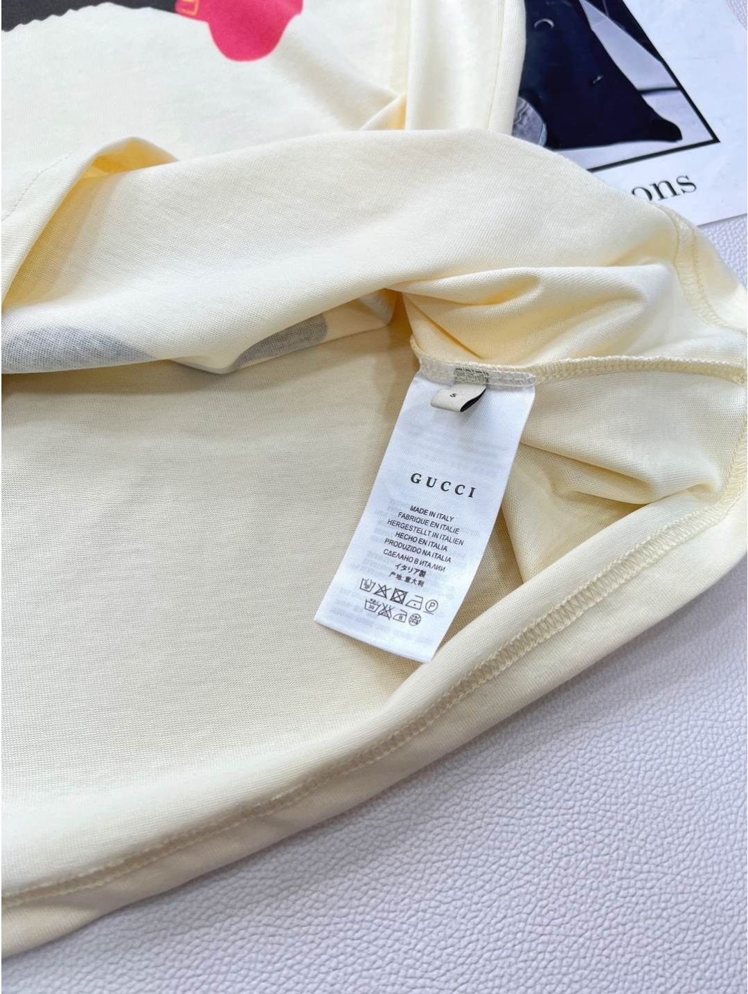 Gucci Short Sleeve Crew Neck T-Shirt in Multicolor