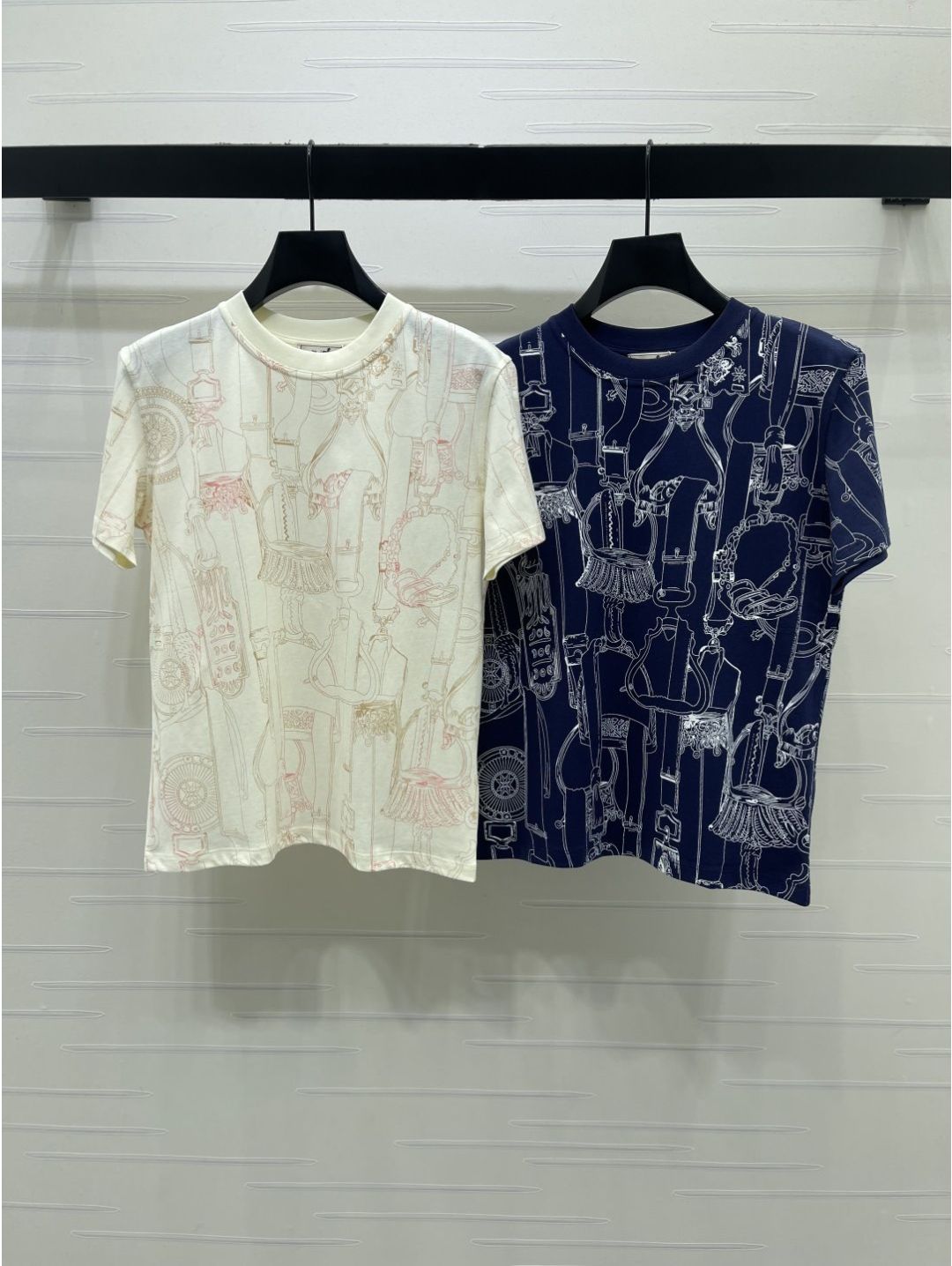 Hermes Short Sleeve Crew Neck T-Shirt in Multicolor
