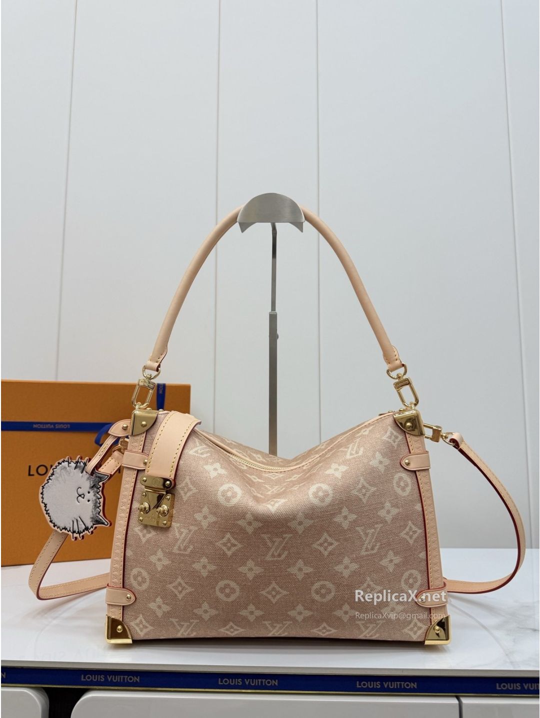 louis-vuitton-beige-monogram-zip-shoulder-bag-with-corner-hardware-rxlvj01454-01