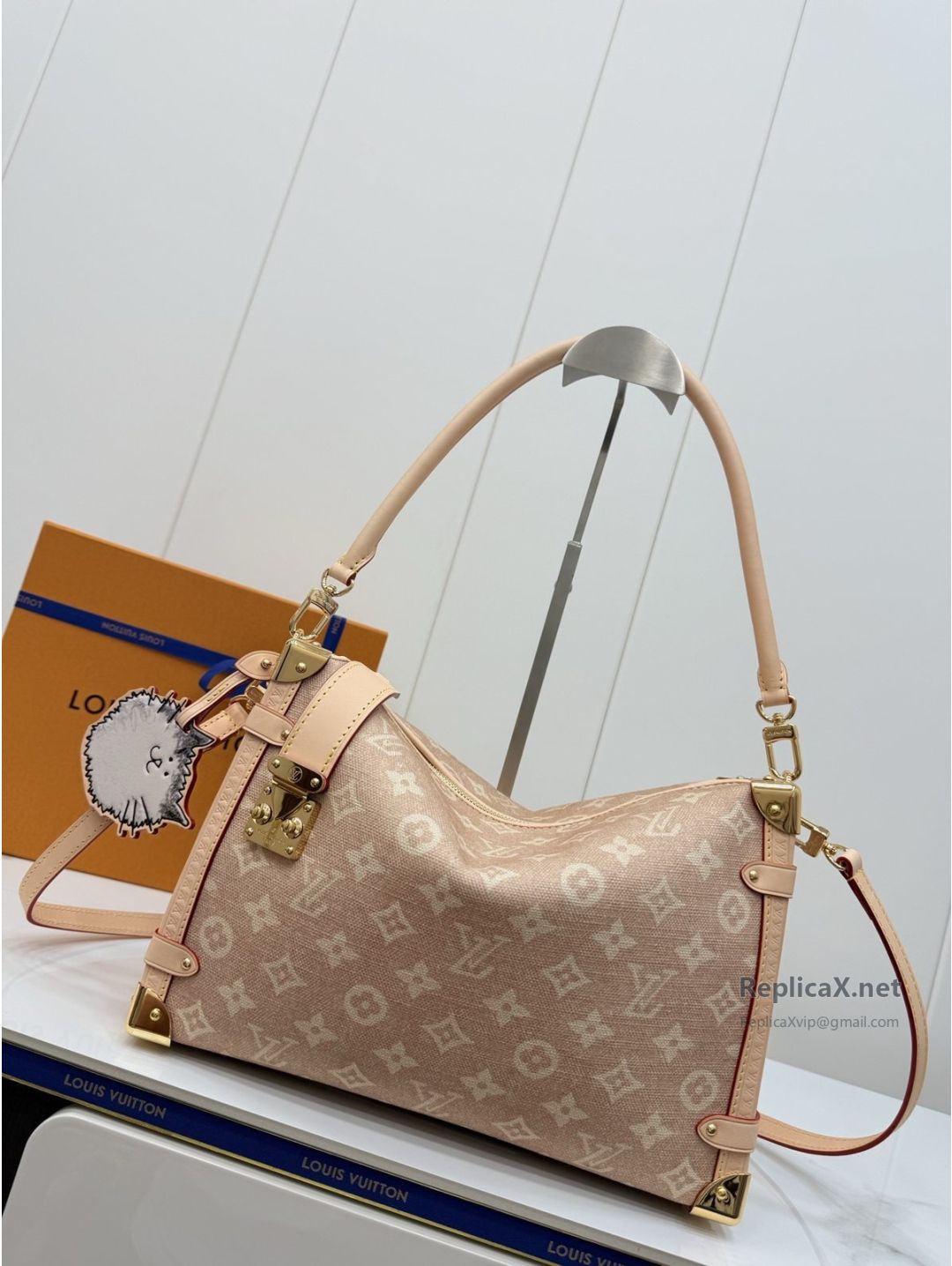 louis-vuitton-beige-monogram-zip-shoulder-bag-with-corner-hardware-rxlvj01454-03