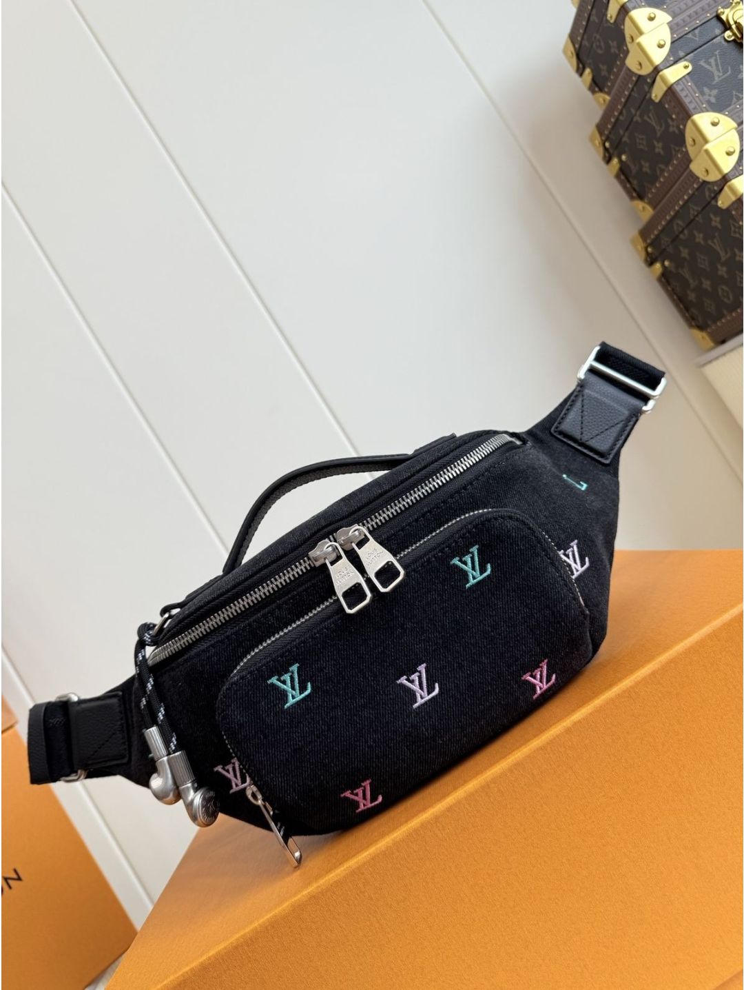 louis-vuitton-black-multicolor-mini-logo-belt-bag-rxlvj01294-01