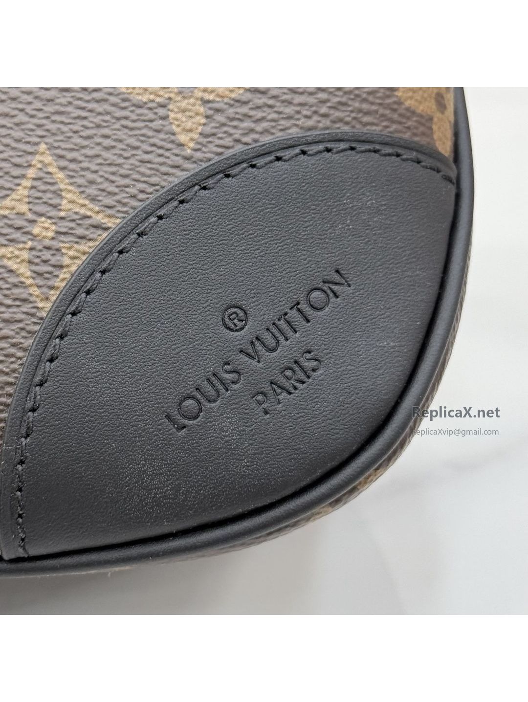 louis-vuitton-brown-monogram-chain-hobo-bag-with-black-corners-rxlvj01560-04