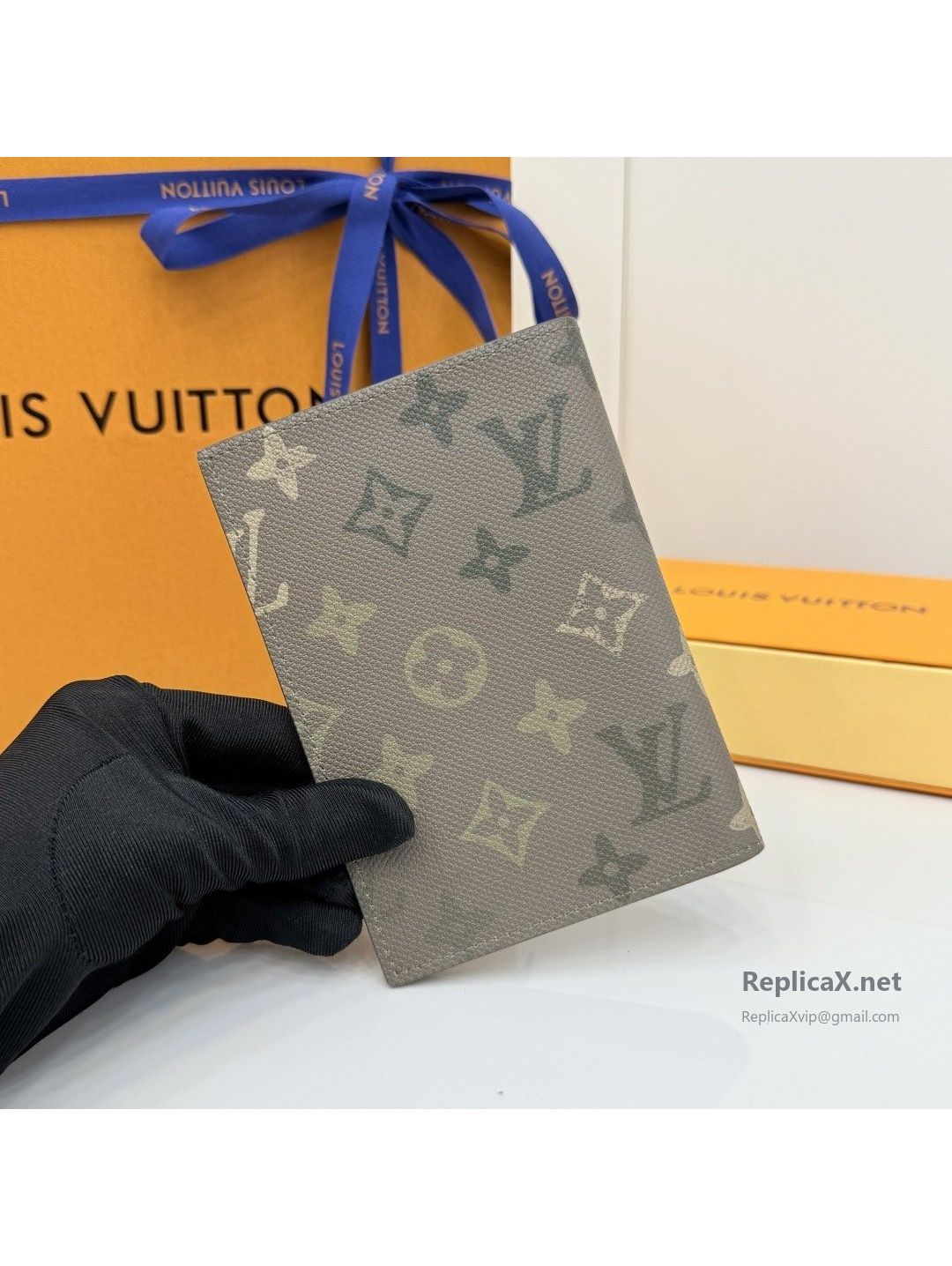 louis-vuitton-taupe-multicolor-monogram-folding-cover-rxlvj01662-02