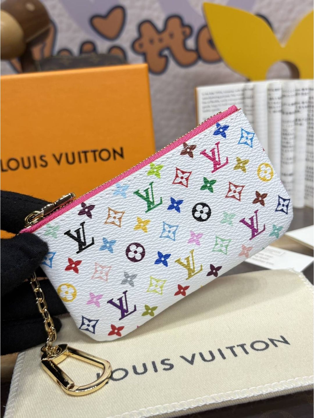 louis-vuitton-white-multicolor-monogram-zip-key-pouch-rxlvj01126-02